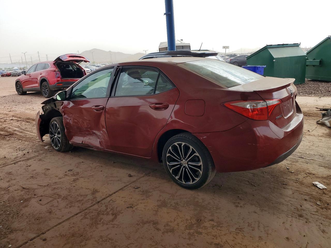 2015 Toyota Corolla S Plus Red vin: 5YFBURHE5FP252889