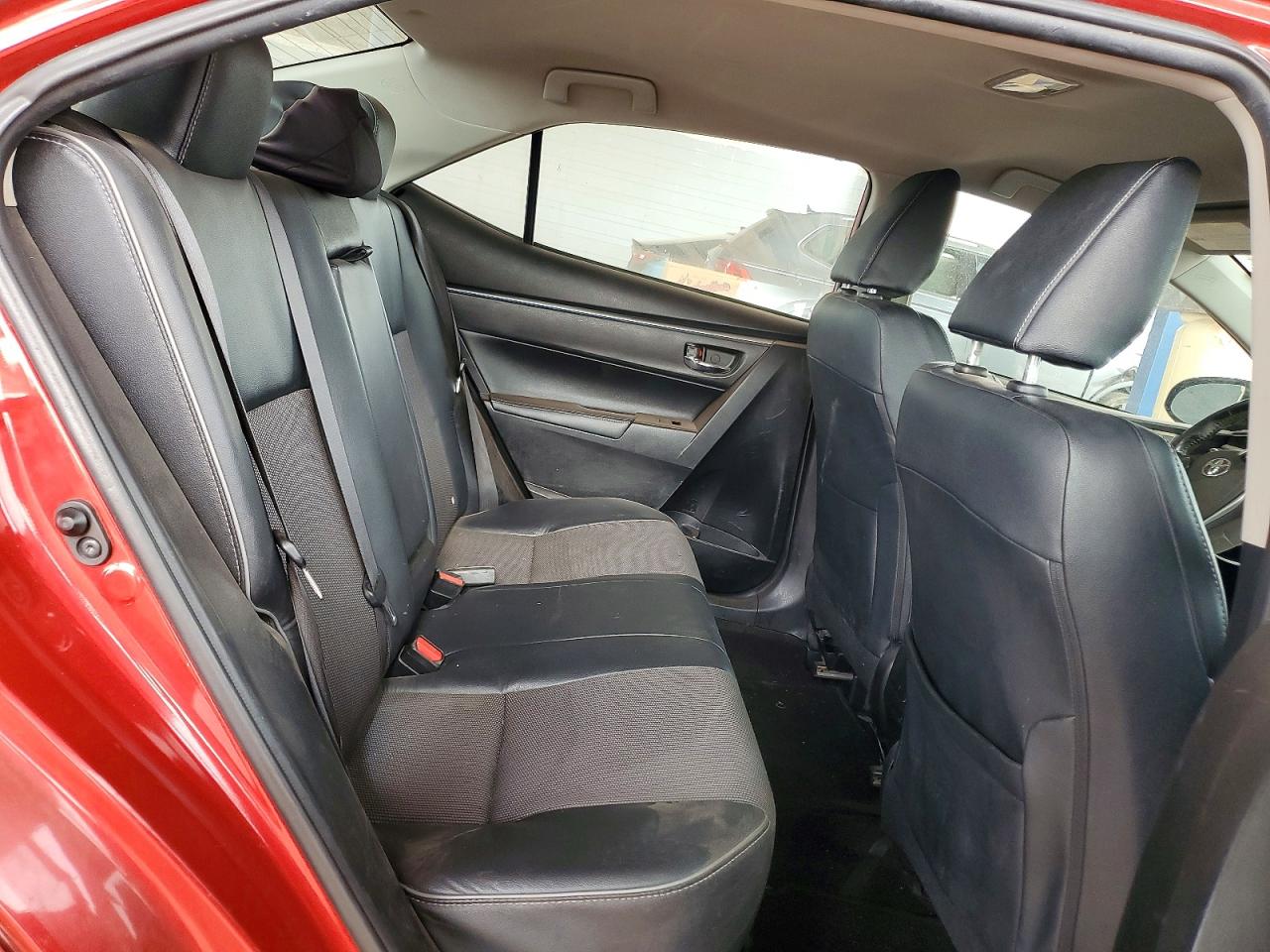 2015 Toyota Corolla S Plus Red vin: 5YFBURHE5FP252889