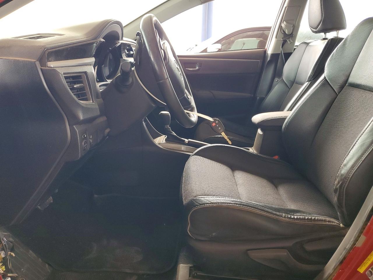 2015 Toyota Corolla S Plus Red vin: 5YFBURHE5FP252889