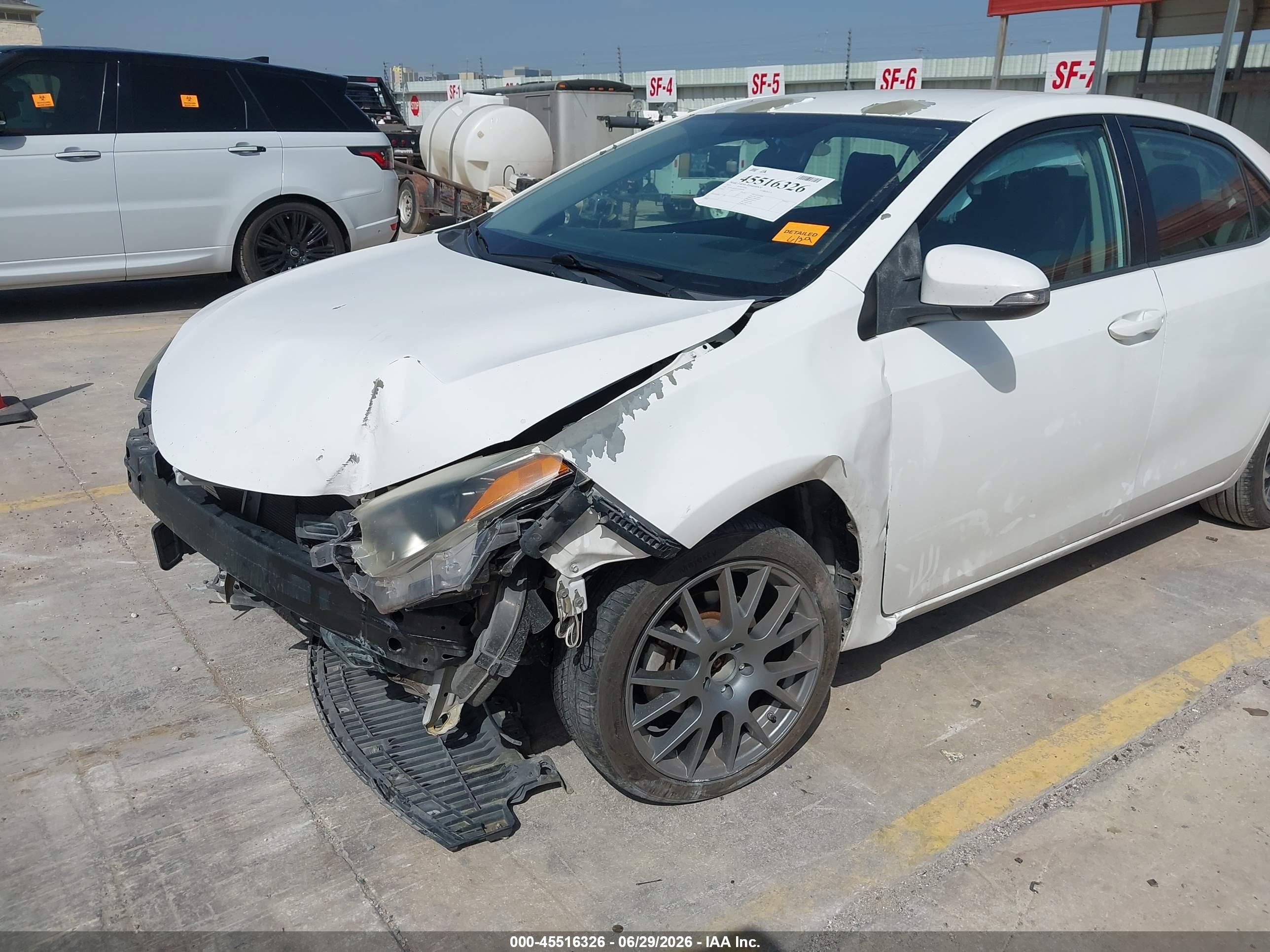 2015 Toyota Corolla S Plus White vin: 5YFBURHE5FP269188
