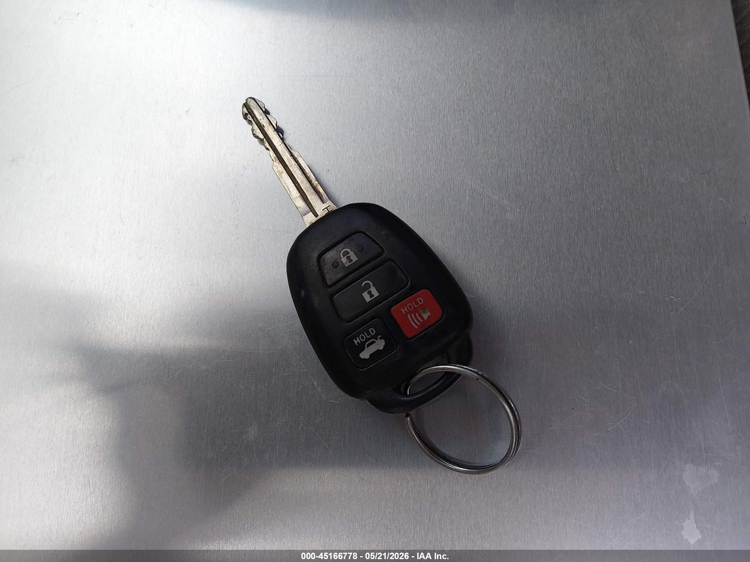 2015 Toyota Corolla Le Red vin: 5YFBURHE5FP281549