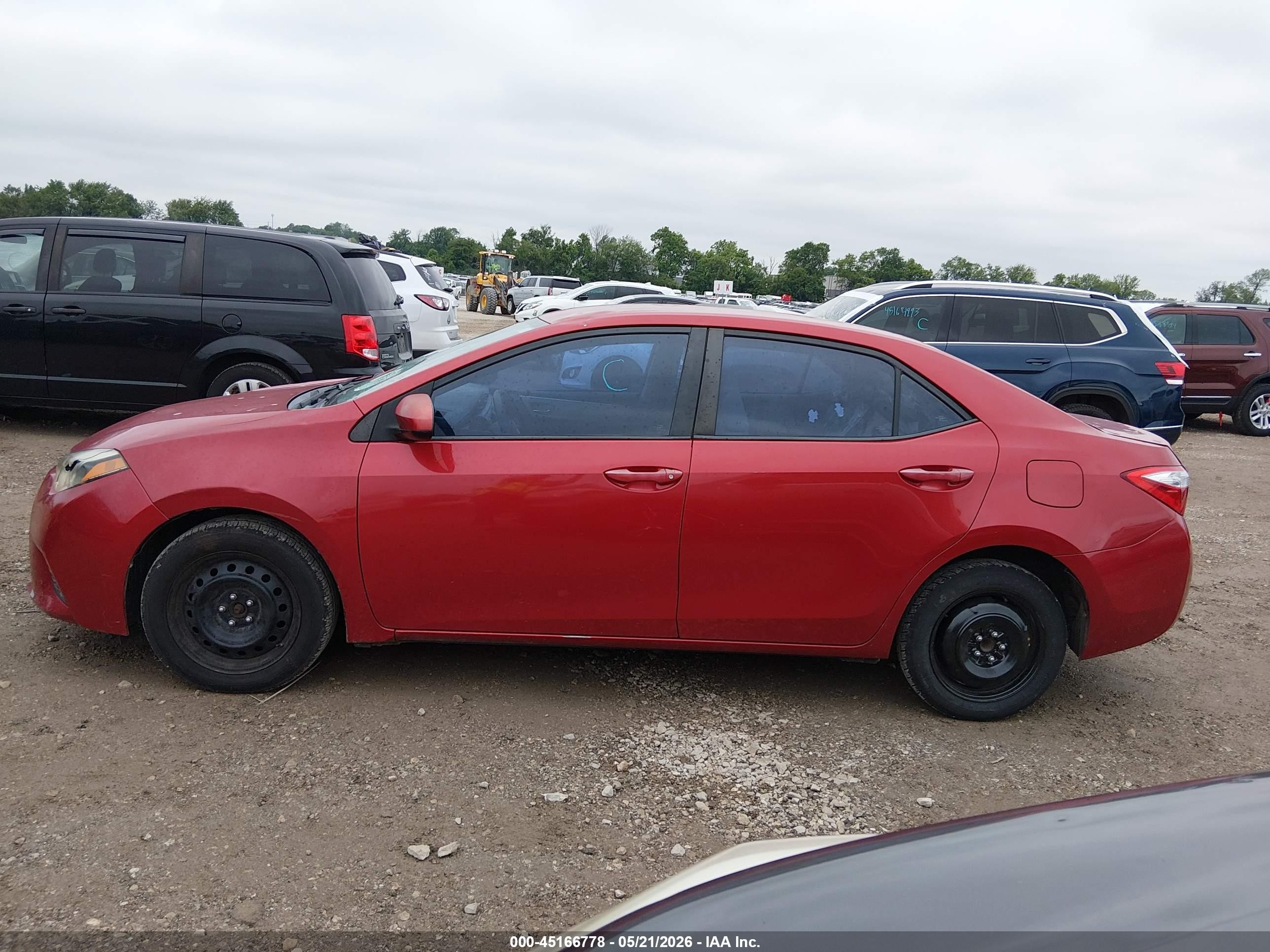 2015 Toyota Corolla Le Red vin: 5YFBURHE5FP281549