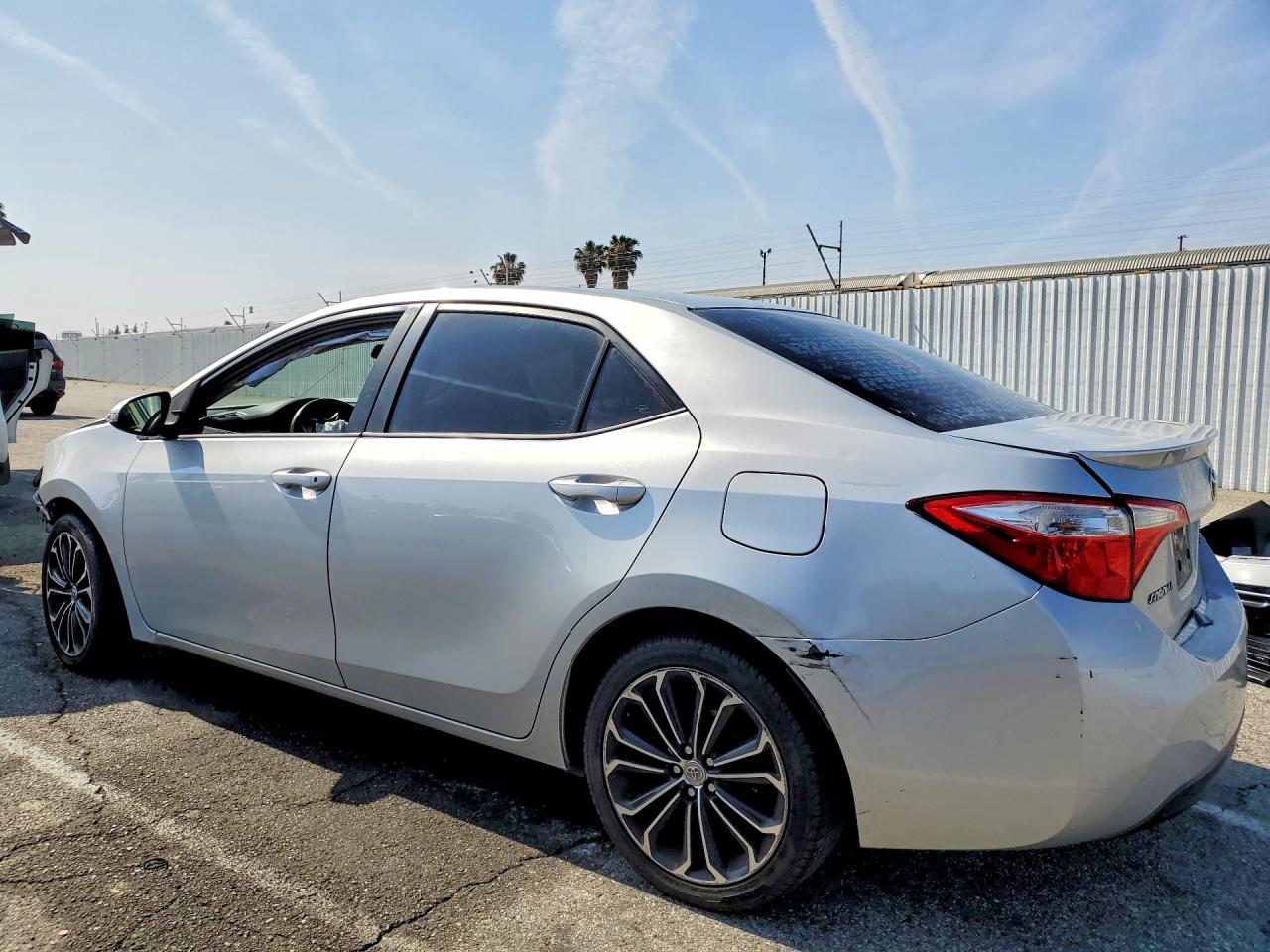 2015 Toyota Corolla S Plus Silver vin: 5YFBURHE5FP291238