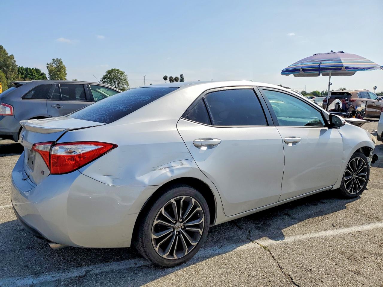 2015 Toyota Corolla S Plus Silver vin: 5YFBURHE5FP291238