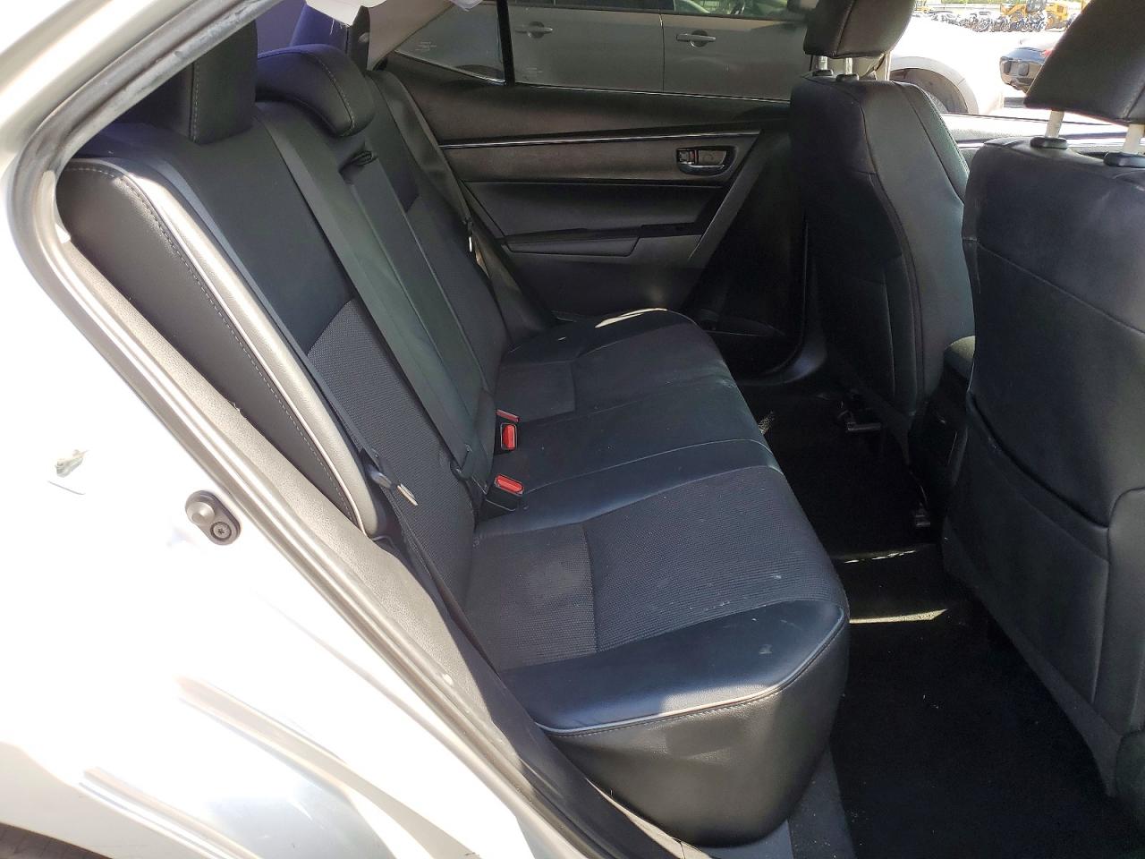 2015 Toyota Corolla S Plus Silver vin: 5YFBURHE5FP291238