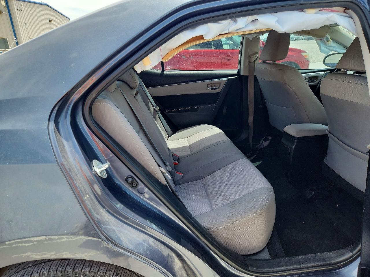 2015 Toyota Corolla Le Gray vin: 5YFBURHE5FP305591