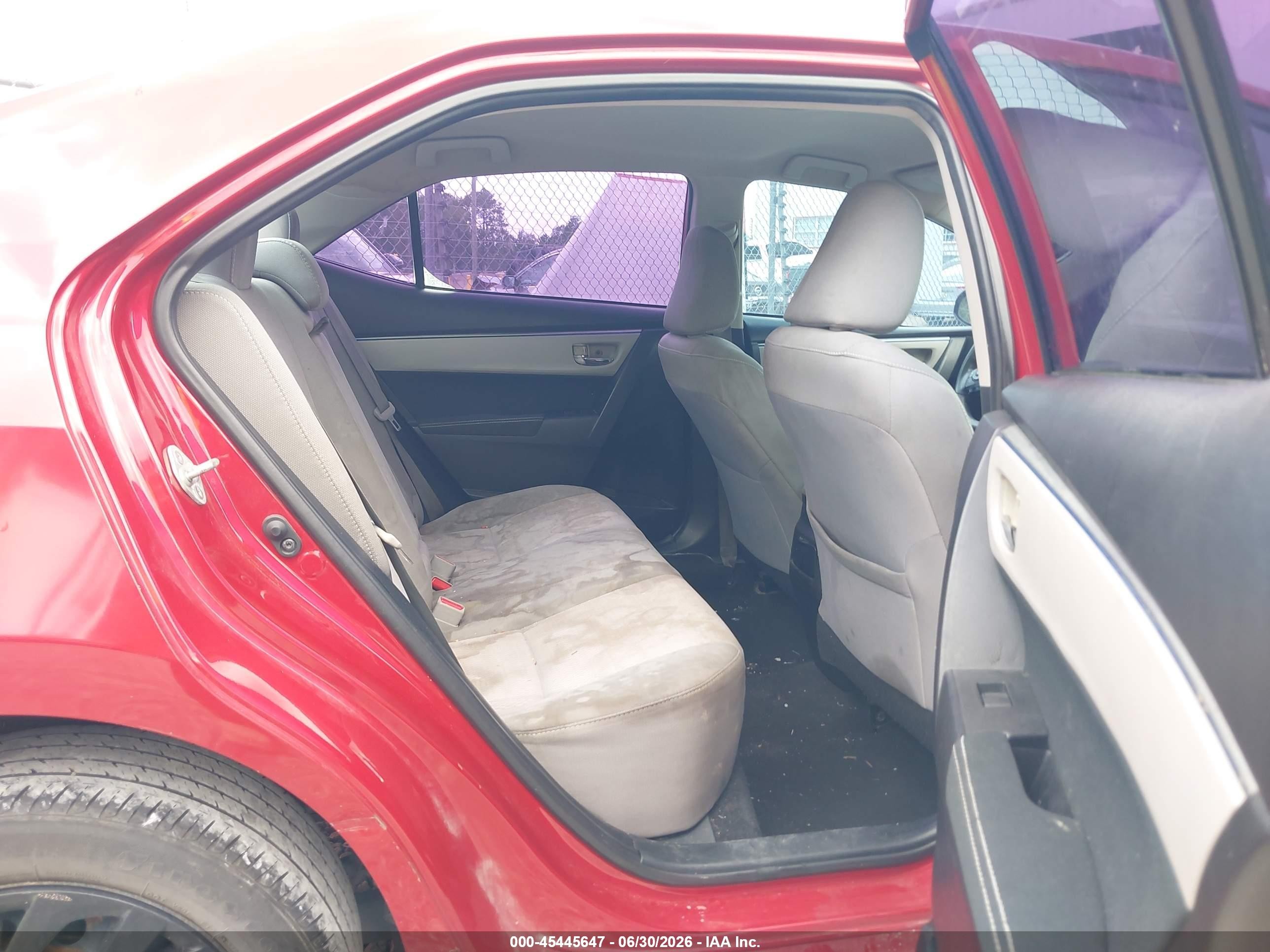 2015 Toyota Corolla Le Red vin: 5YFBURHE5FP306711
