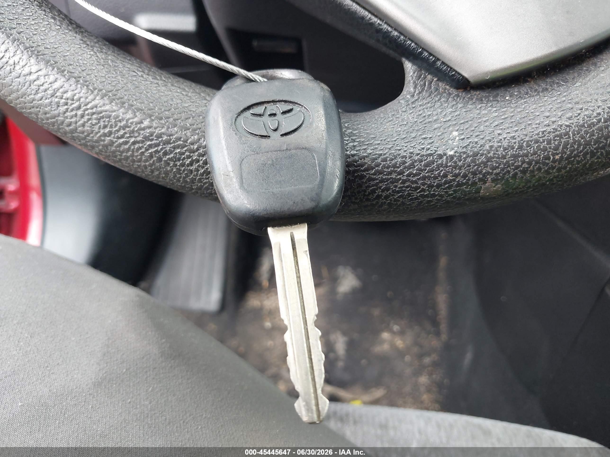 2015 Toyota Corolla Le Red vin: 5YFBURHE5FP306711