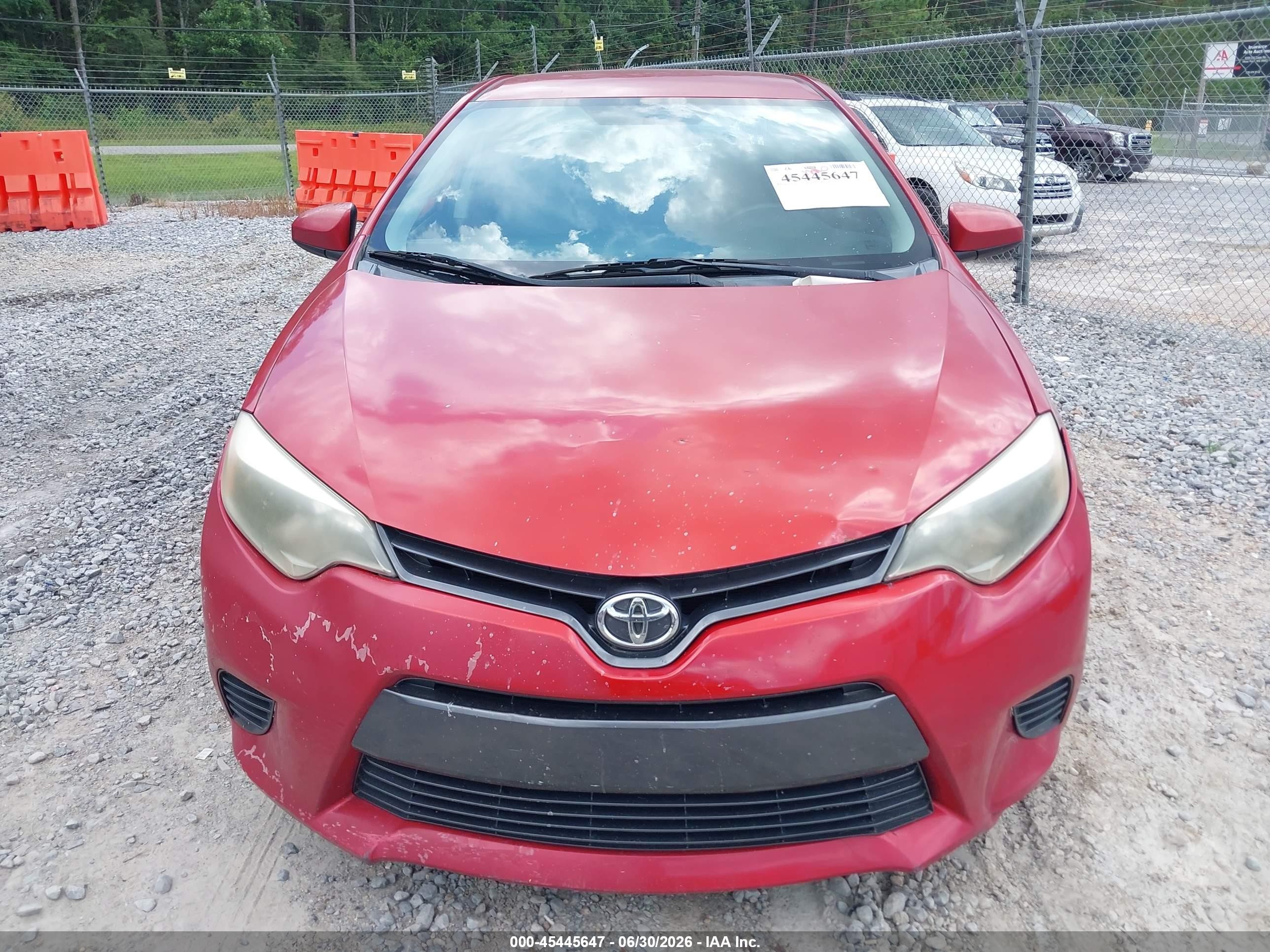 2015 Toyota Corolla Le Red vin: 5YFBURHE5FP306711