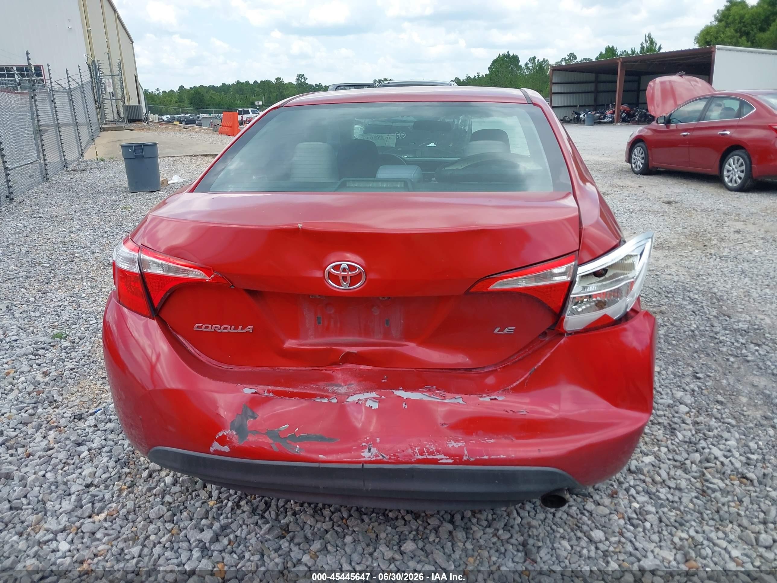 2015 Toyota Corolla Le Red vin: 5YFBURHE5FP306711
