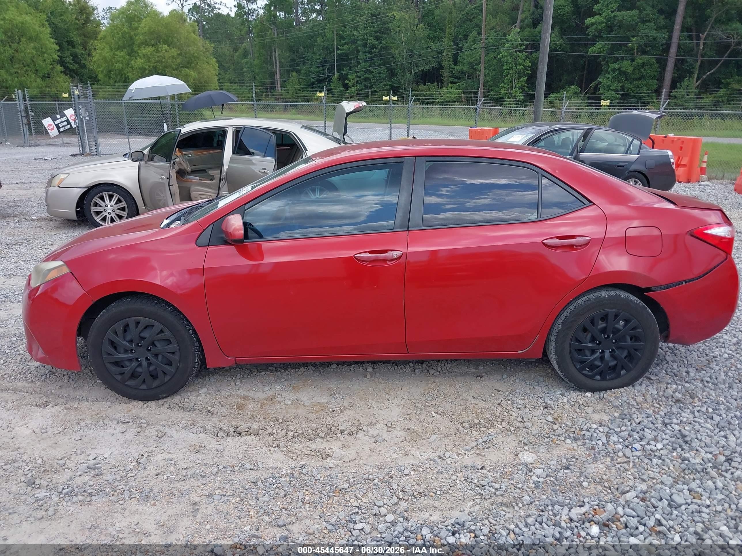 2015 Toyota Corolla Le Red vin: 5YFBURHE5FP306711