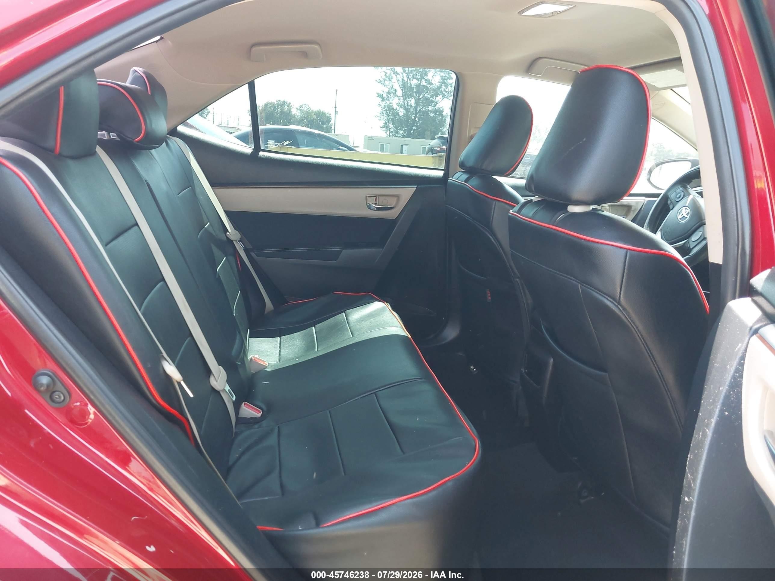 2015 Toyota Corolla Le Plus Red vin: 5YFBURHE5FP316851