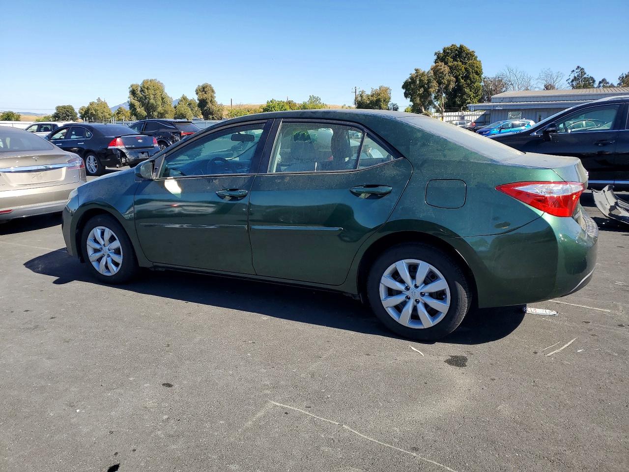 2015 Toyota Corolla Le Green vin: 5YFBURHE5FP342026