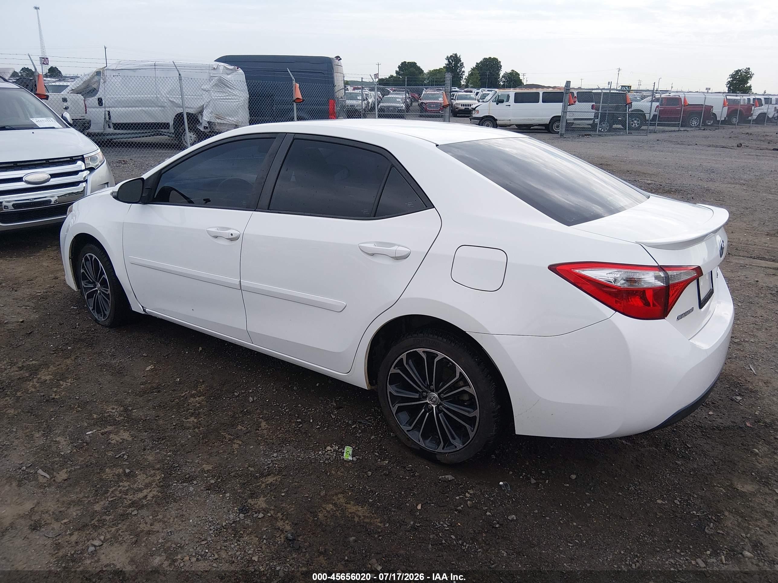 2015 Toyota Corolla S Plus Белый vin: 5YFBURHE5FP350854