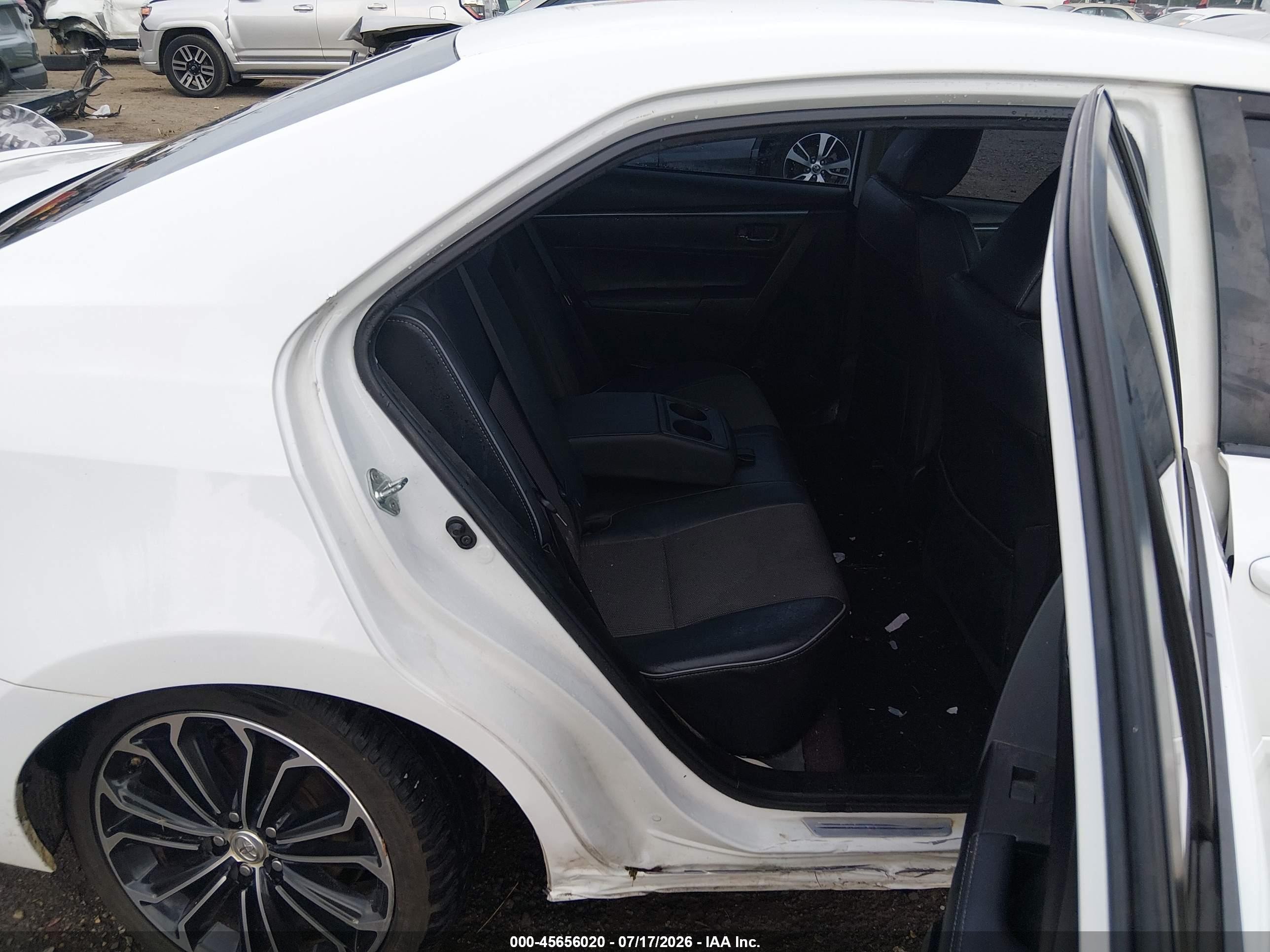 2015 Toyota Corolla S Plus Белый vin: 5YFBURHE5FP350854