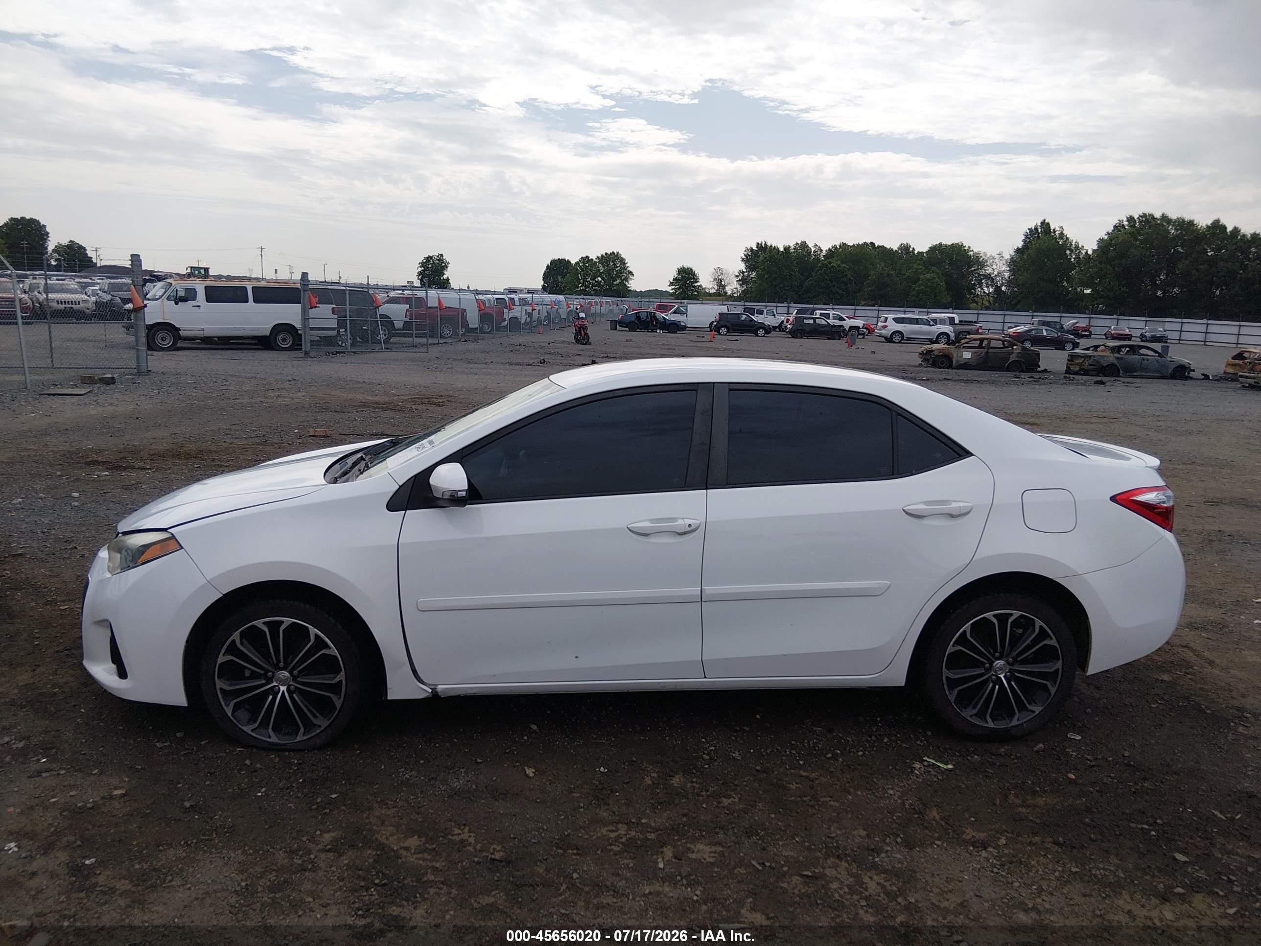 2015 Toyota Corolla S Plus Белый vin: 5YFBURHE5FP350854