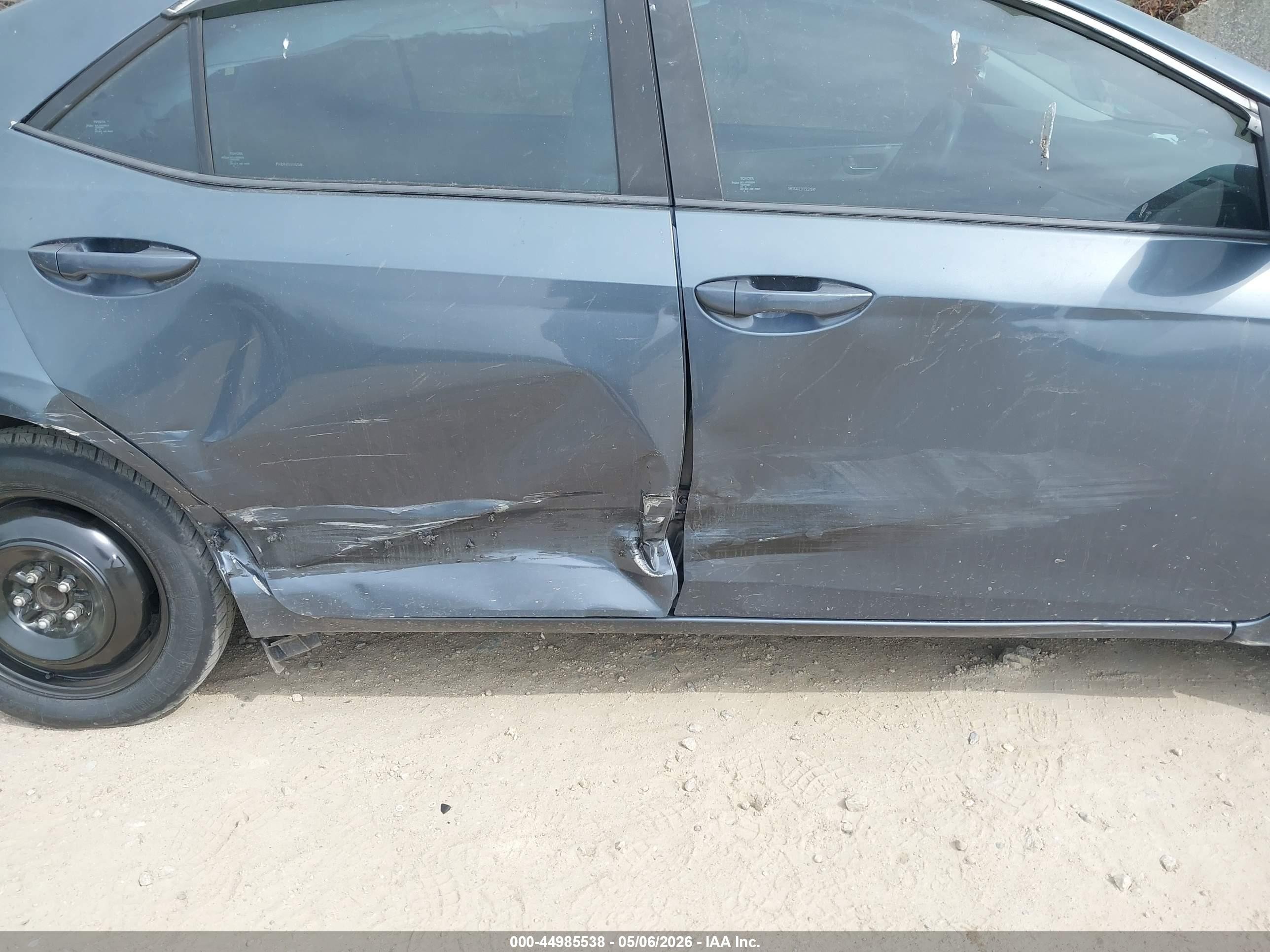 2015 Toyota Corolla Le Gray vin: 5YFBURHE5FP352880