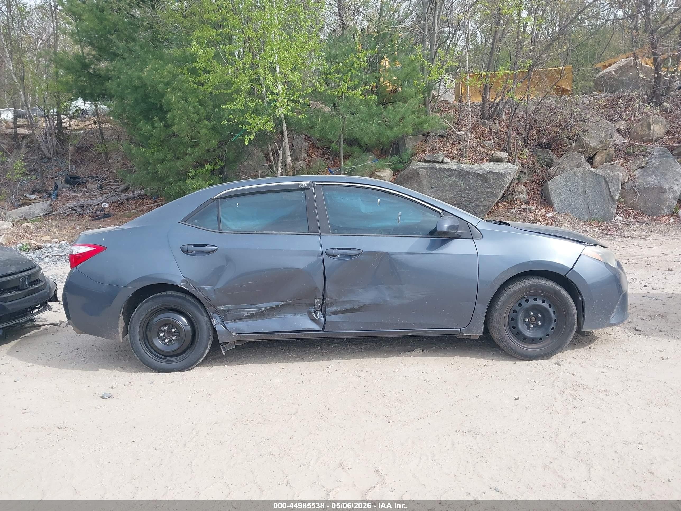 2015 Toyota Corolla Le Gray vin: 5YFBURHE5FP352880