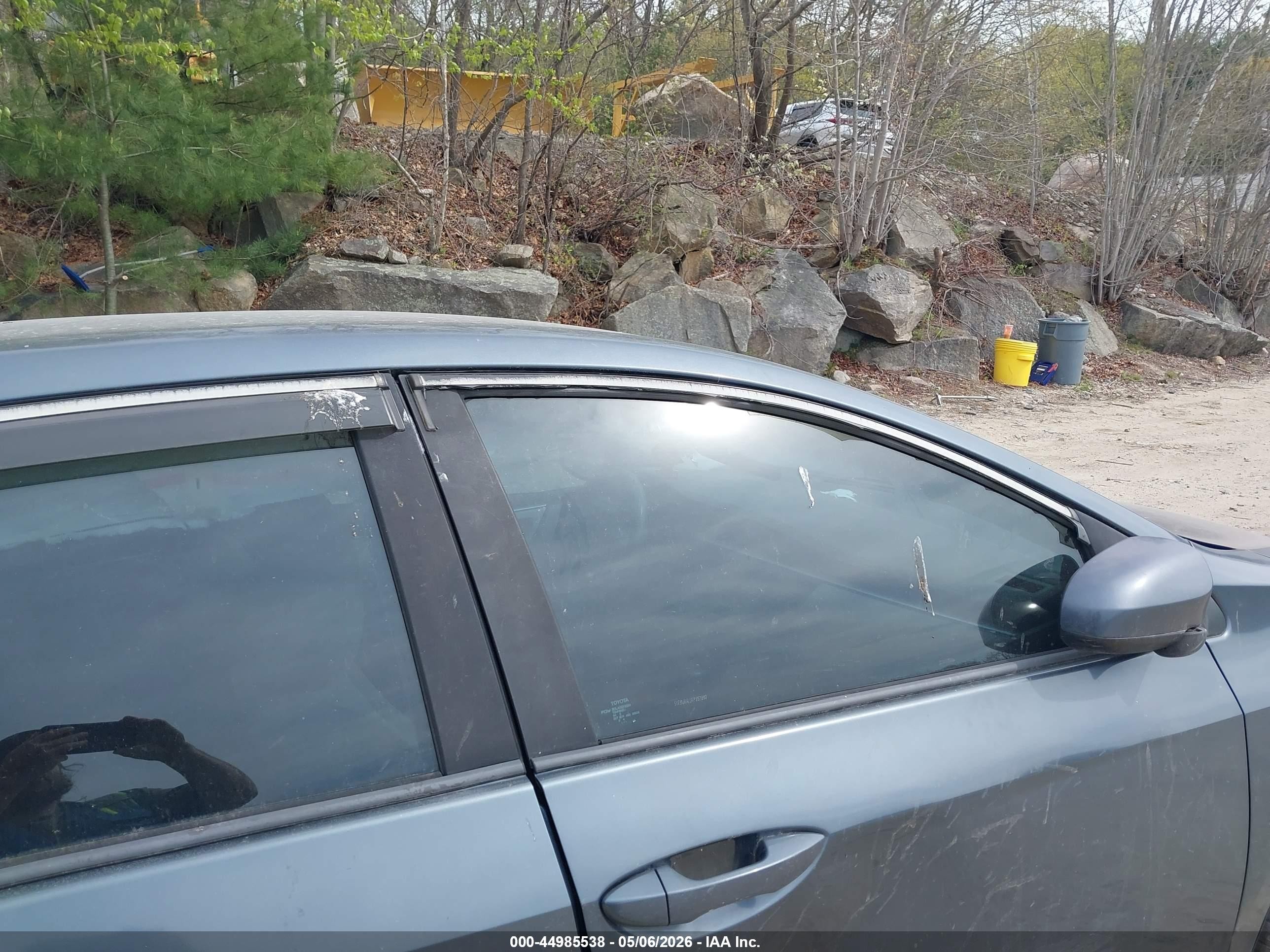 2015 Toyota Corolla Le Gray vin: 5YFBURHE5FP352880