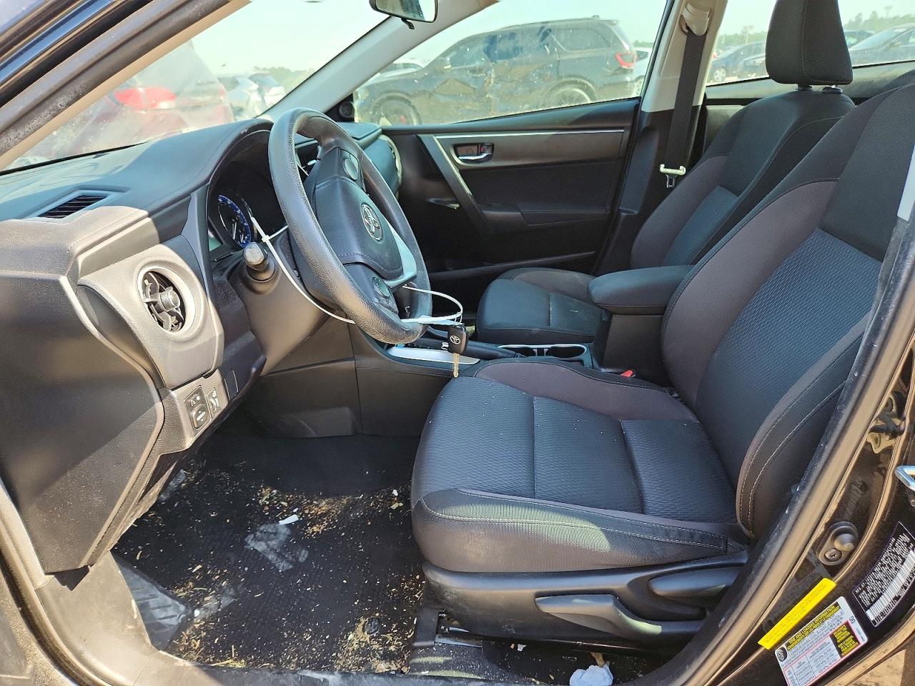 2018 Toyota Corolla Le Black vin: 5YFBURHE5JP762166
