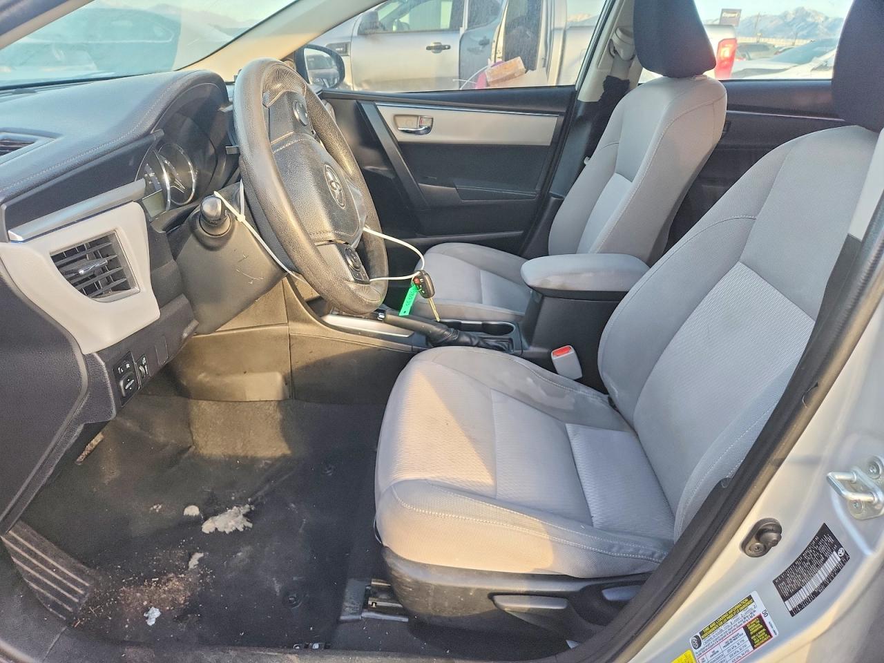 2014 Toyota Corolla Le Plus Silver vin: 5YFBURHE6EP003127