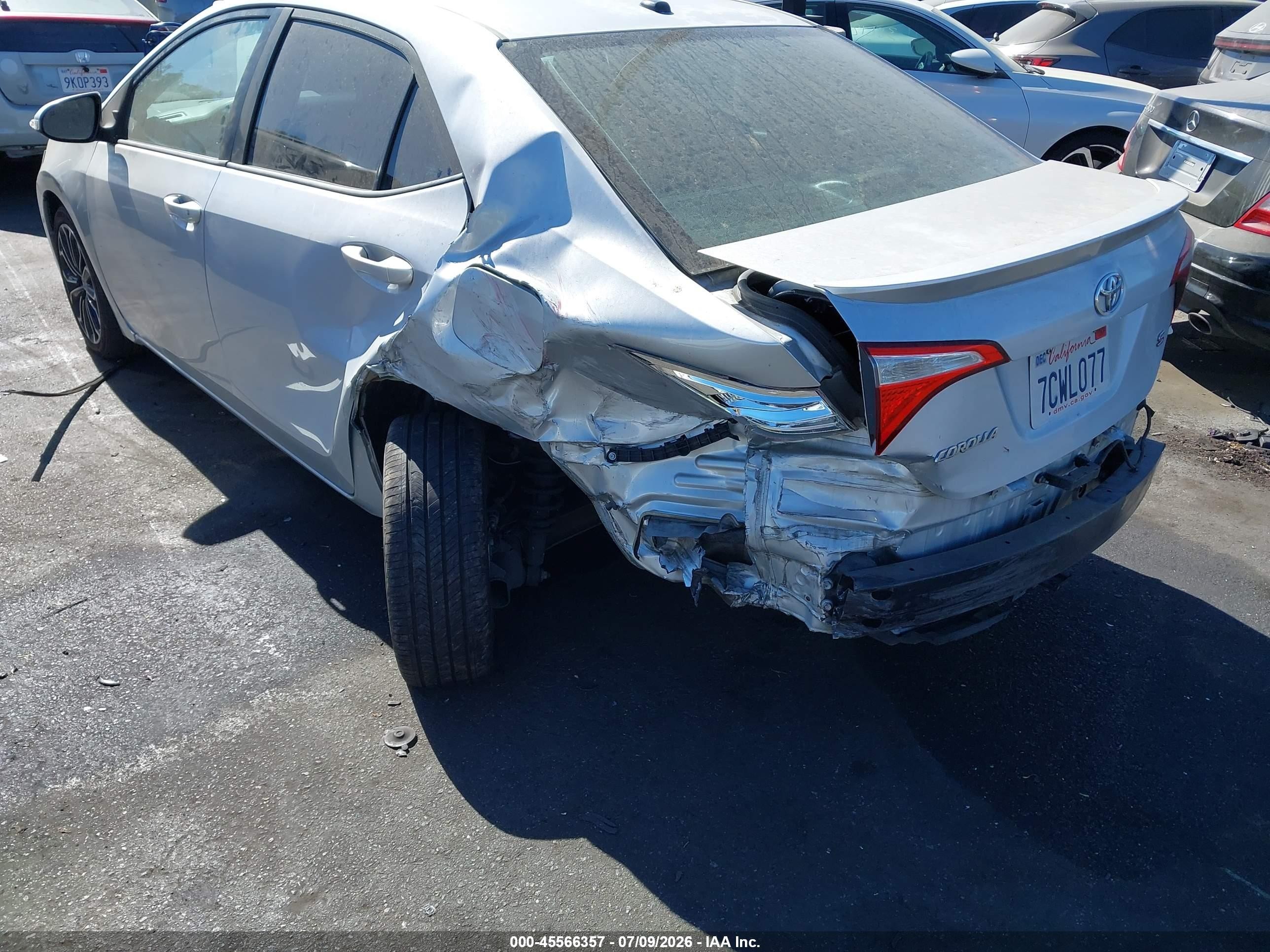 2014 Toyota Corolla S Plus Silver vin: 5YFBURHE6EP007856