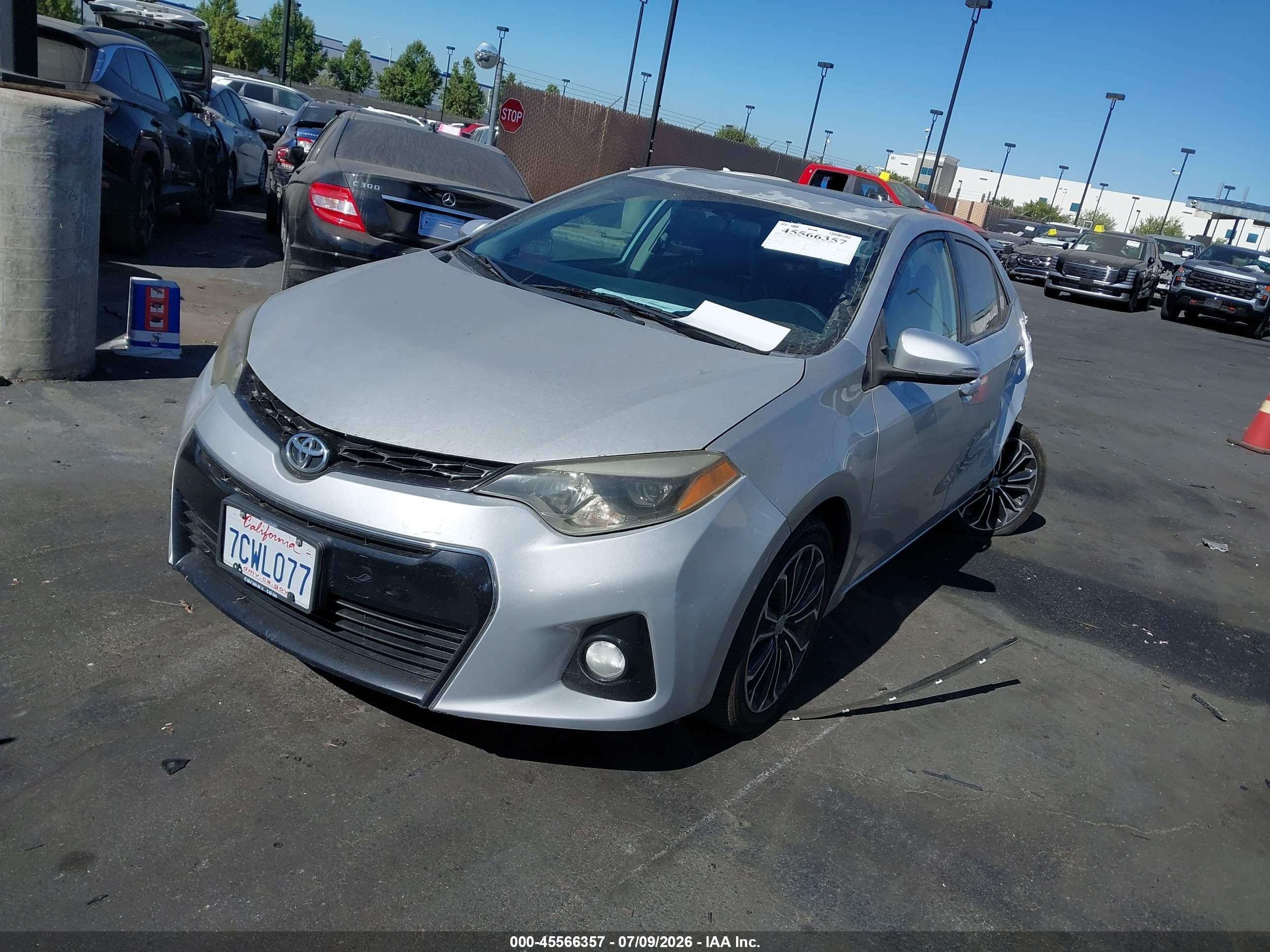 2014 Toyota Corolla S Plus Silver vin: 5YFBURHE6EP007856