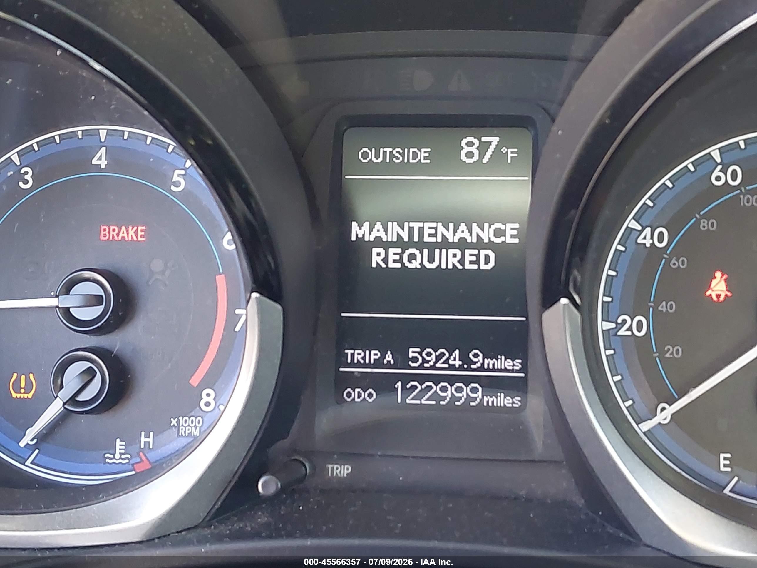 2014 Toyota Corolla S Plus Silver vin: 5YFBURHE6EP007856