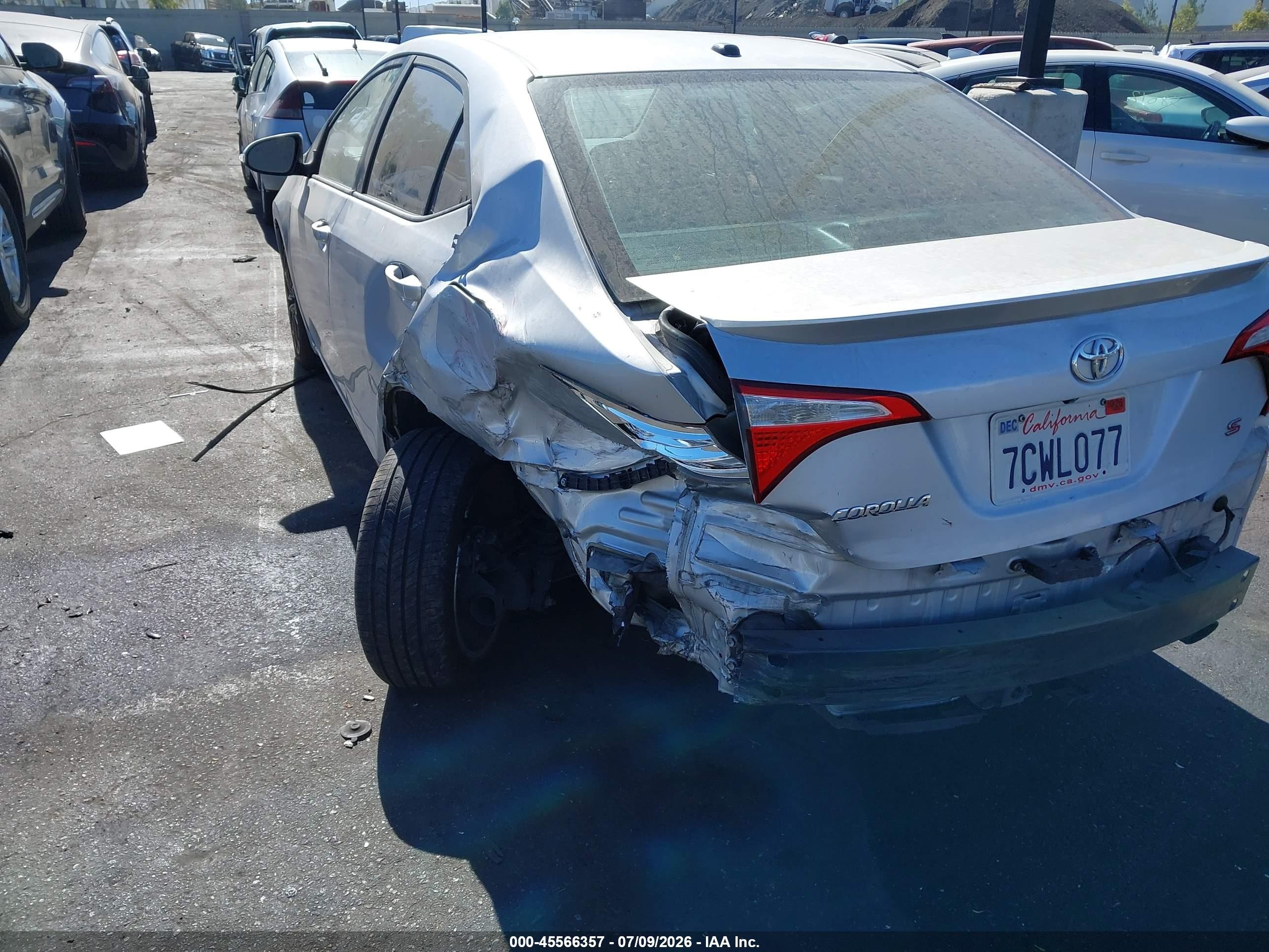 2014 Toyota Corolla S Plus Silver vin: 5YFBURHE6EP007856