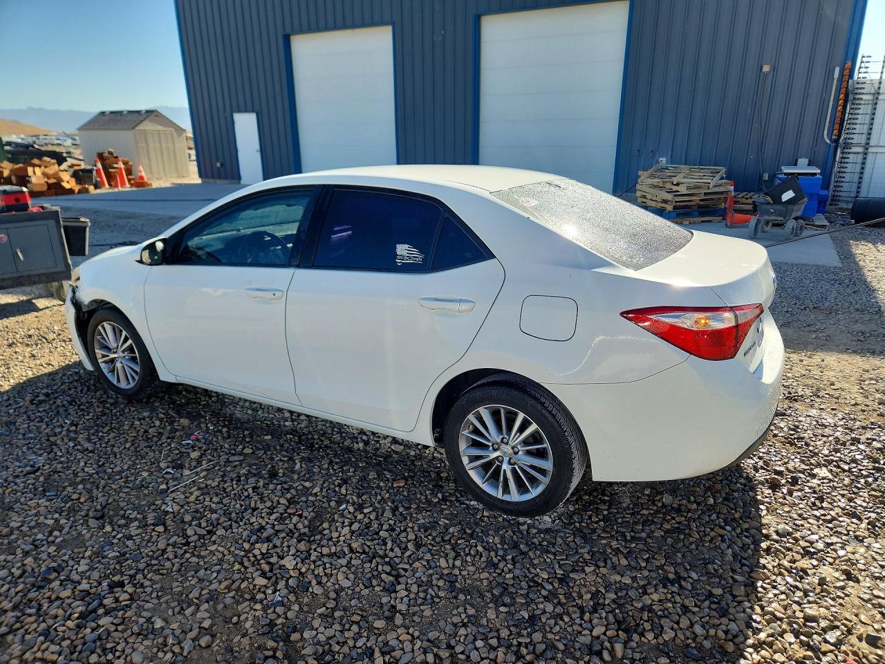 2014 Toyota Corolla Le Plus White vin: 5YFBURHE6EP015178