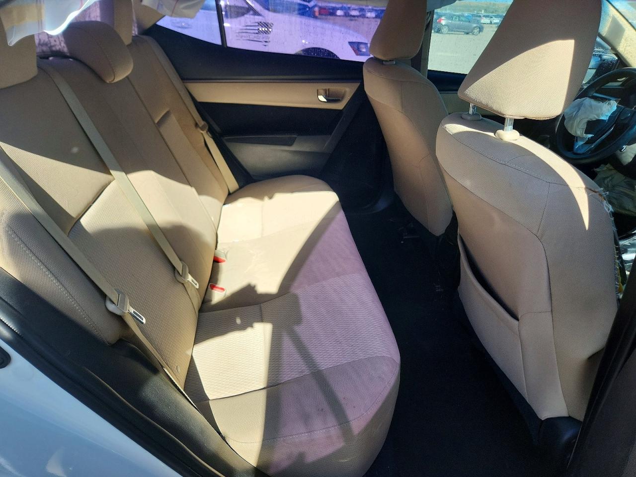 2014 Toyota Corolla Le Plus White vin: 5YFBURHE6EP015178