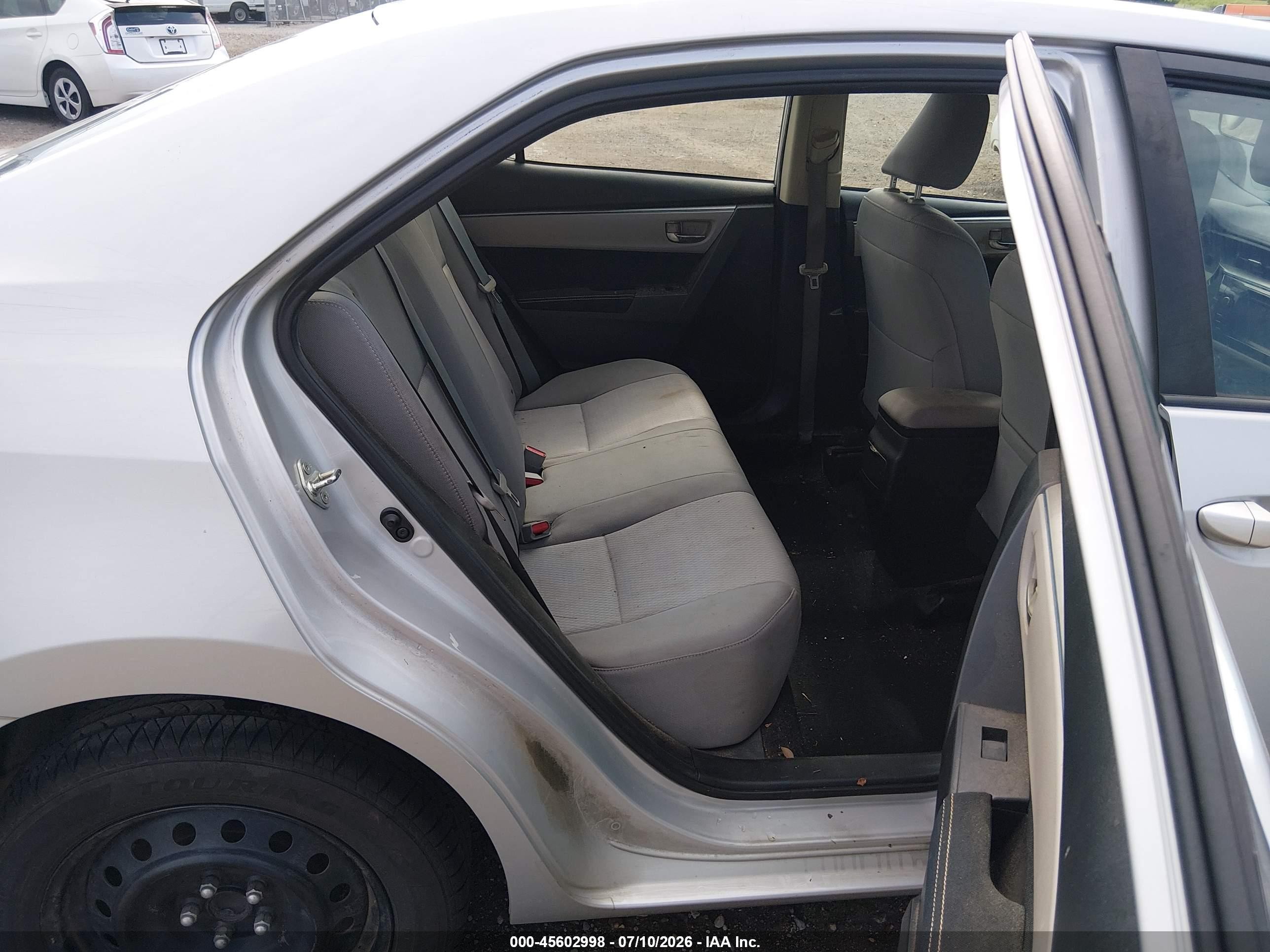 2014 Toyota Corolla Le Silver vin: 5YFBURHE6EP077261