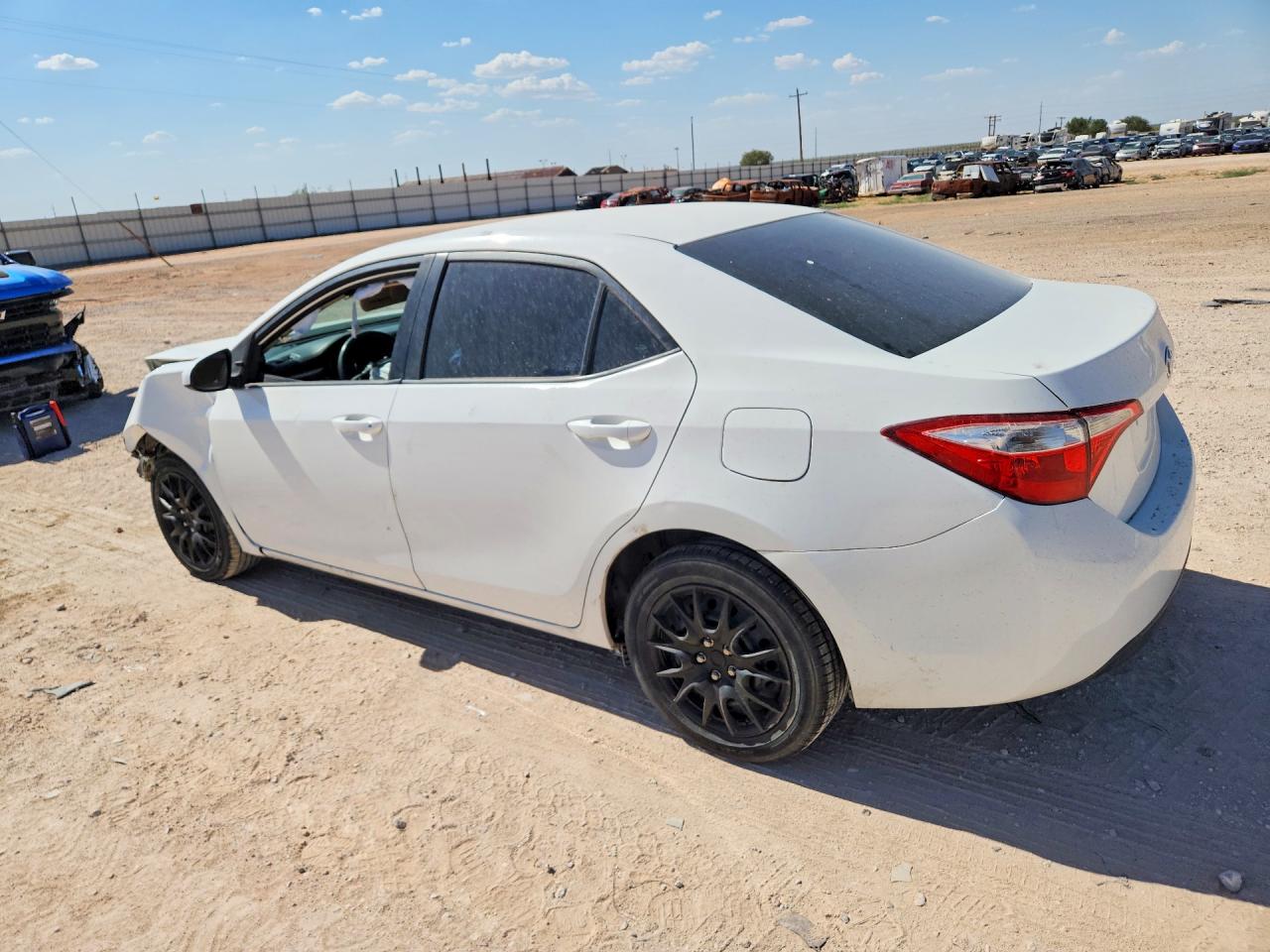 2014 Toyota Corolla Le White vin: 5YFBURHE6EP085439