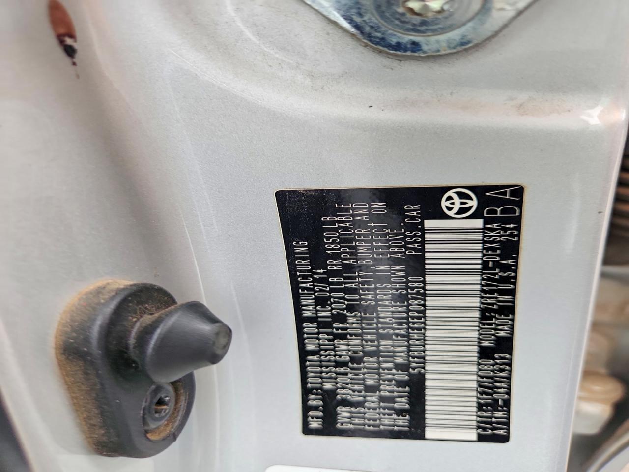 2014 Toyota Corolla S Plus Silver vin: 5YFBURHE6EP087580