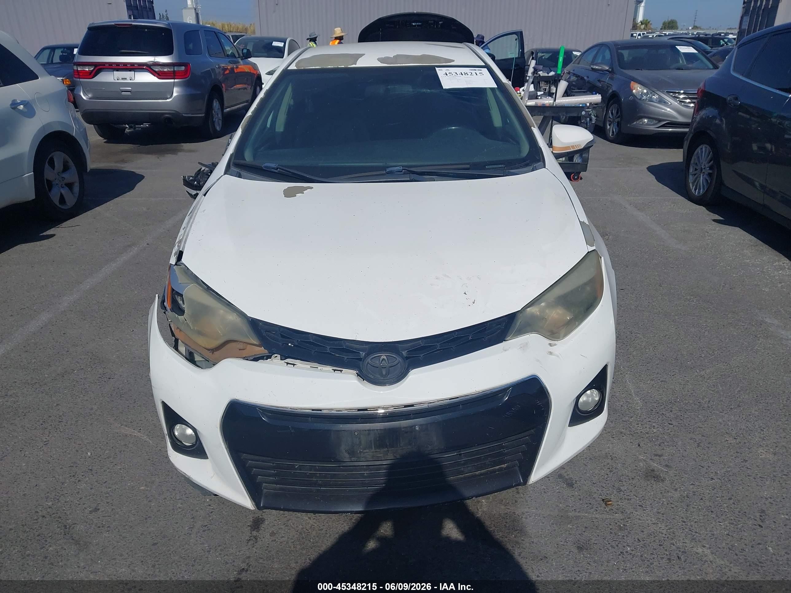 2014 Toyota Corolla S Plus Белый vin: 5YFBURHE6EP112932
