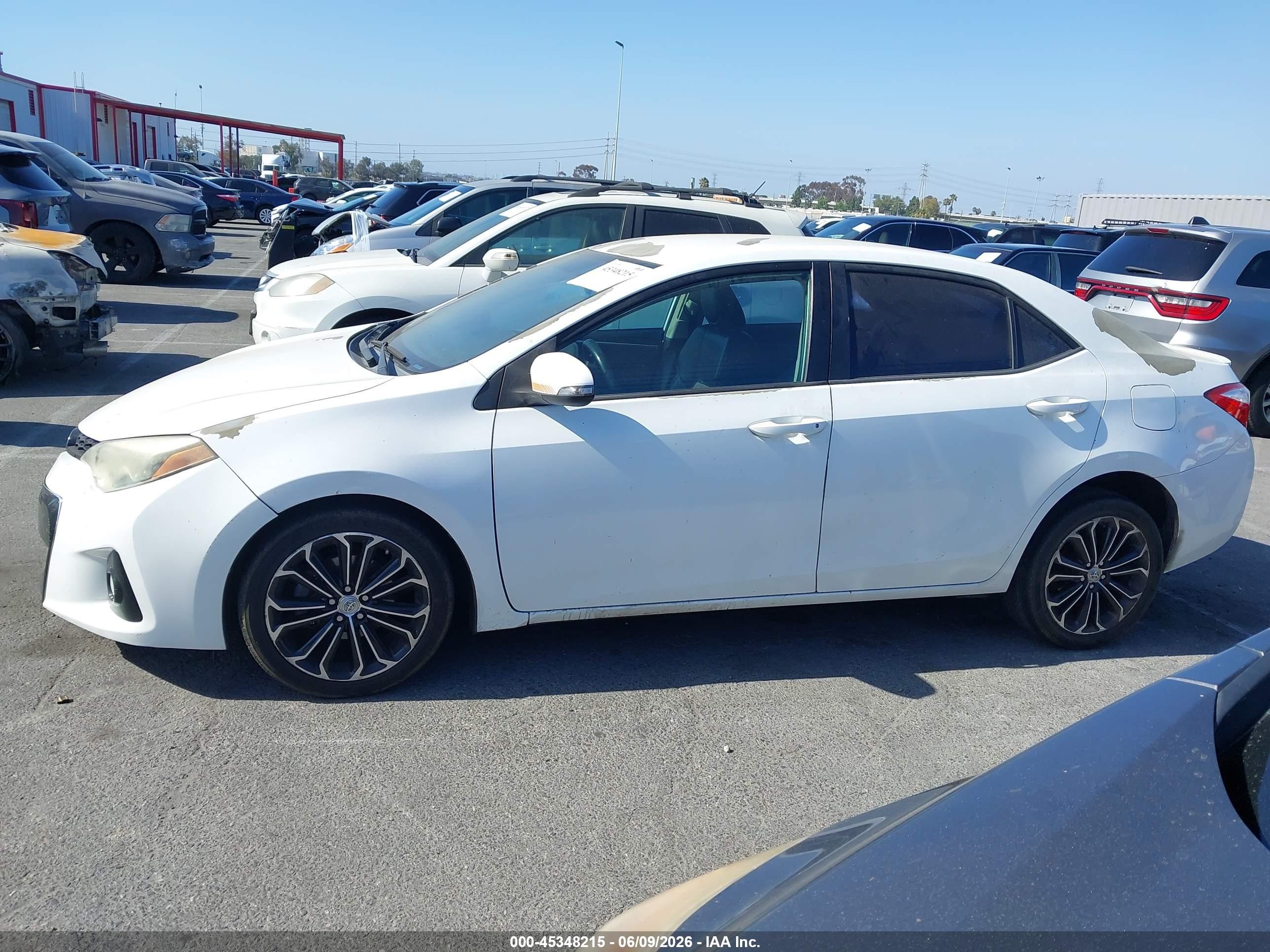 2014 Toyota Corolla S Plus Белый vin: 5YFBURHE6EP112932