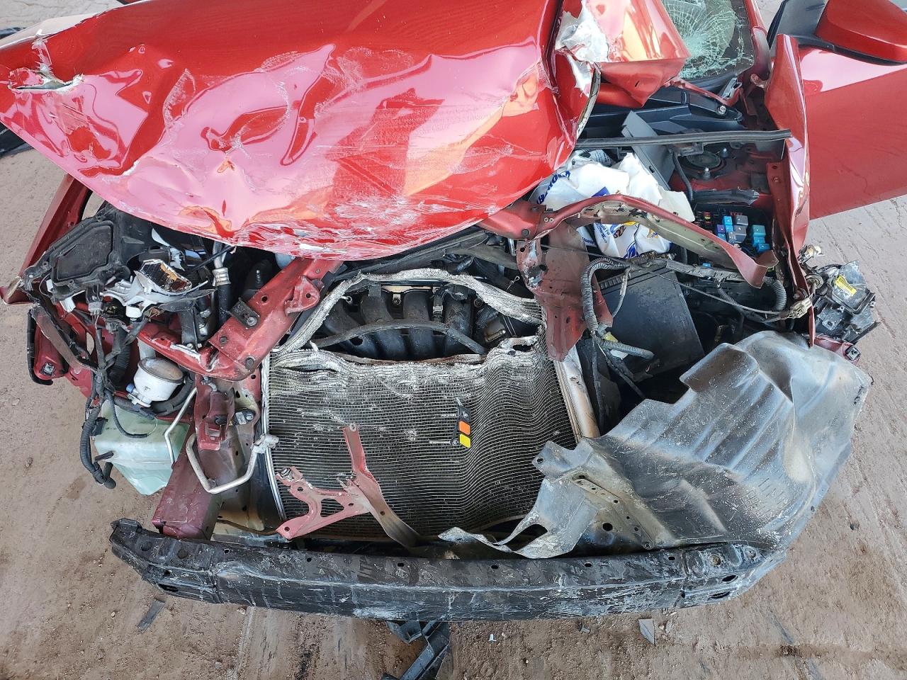 2014 Toyota Corolla Le Plus Red vin: 5YFBURHE6EP113689