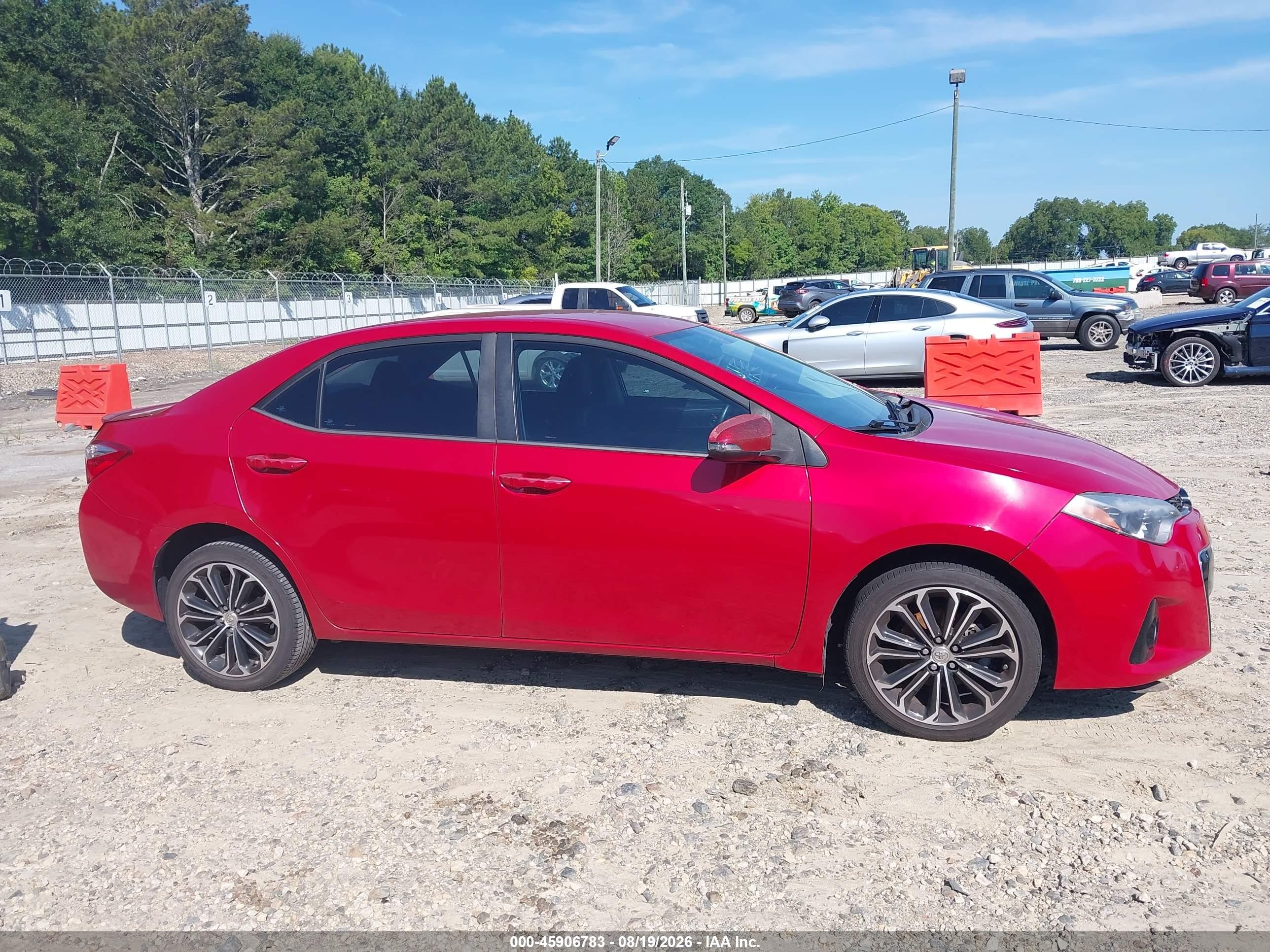 2014 Toyota Corolla S Plus Red vin: 5YFBURHE6EP120853