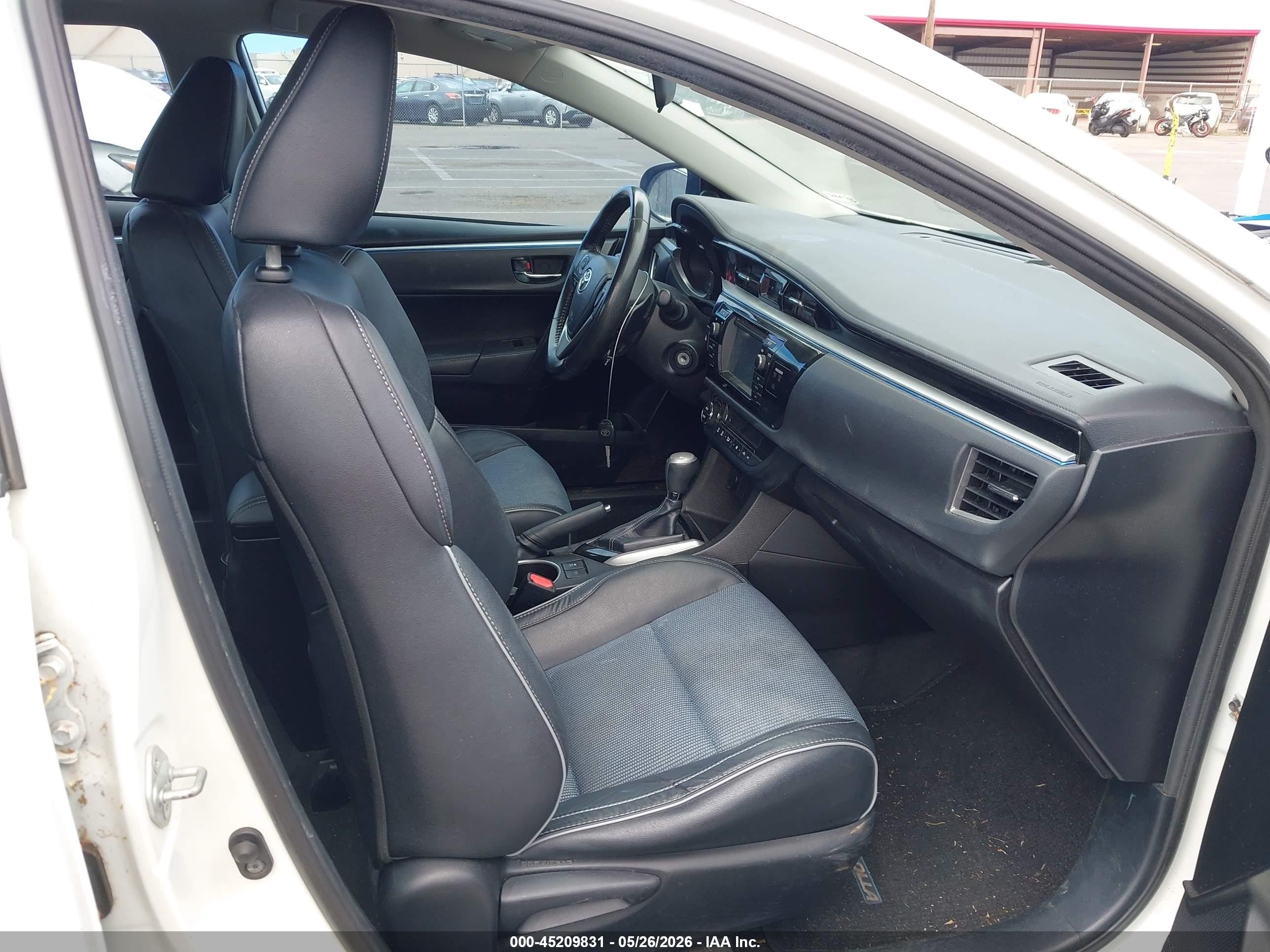 2014 Toyota Corolla S/s Plus/s Premium White vin: 5YFBURHE6EP122005