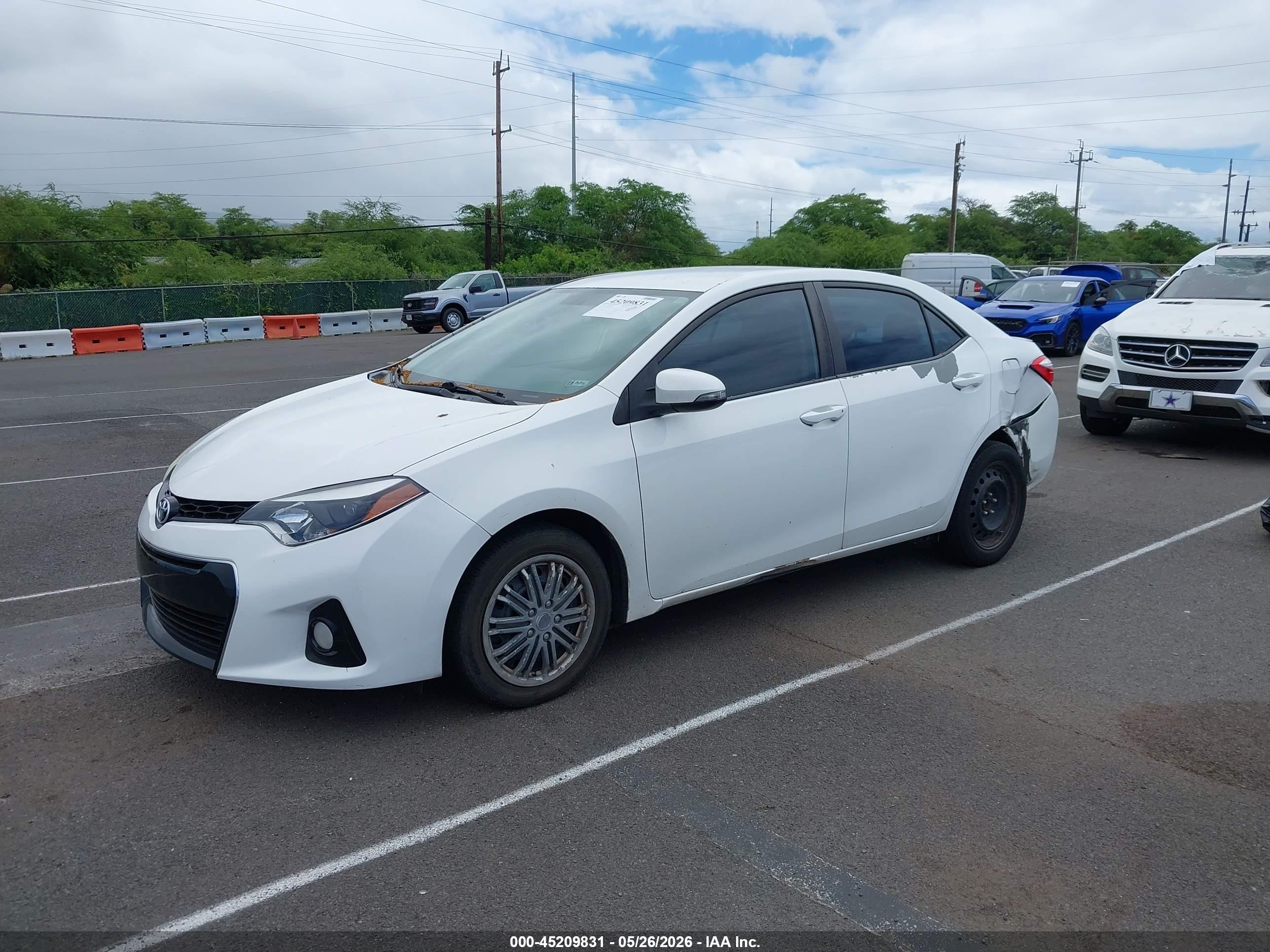 2014 Toyota Corolla S/s Plus/s Premium White vin: 5YFBURHE6EP122005