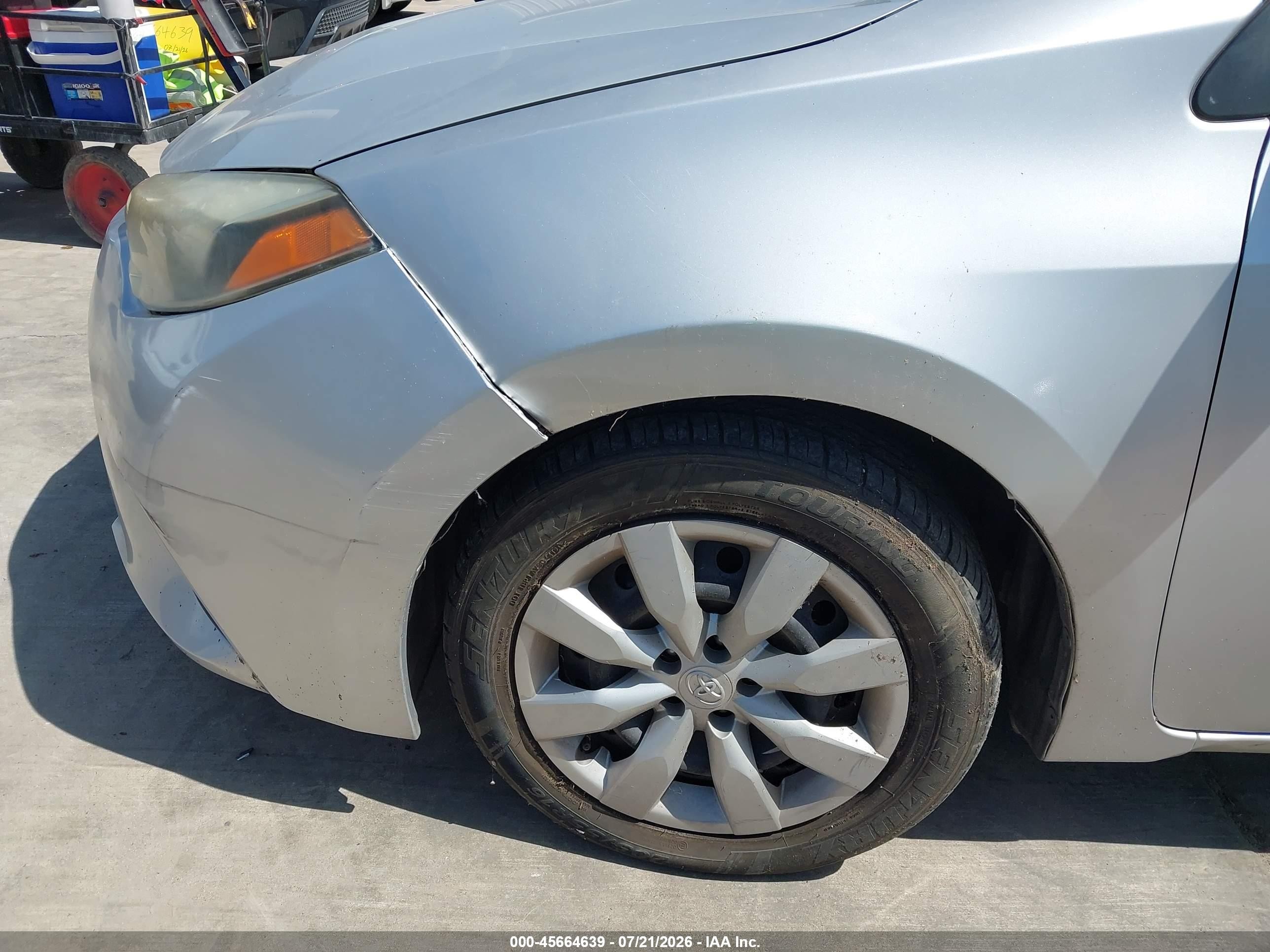 2014 Toyota Corolla Le Серебряный vin: 5YFBURHE6EP146921