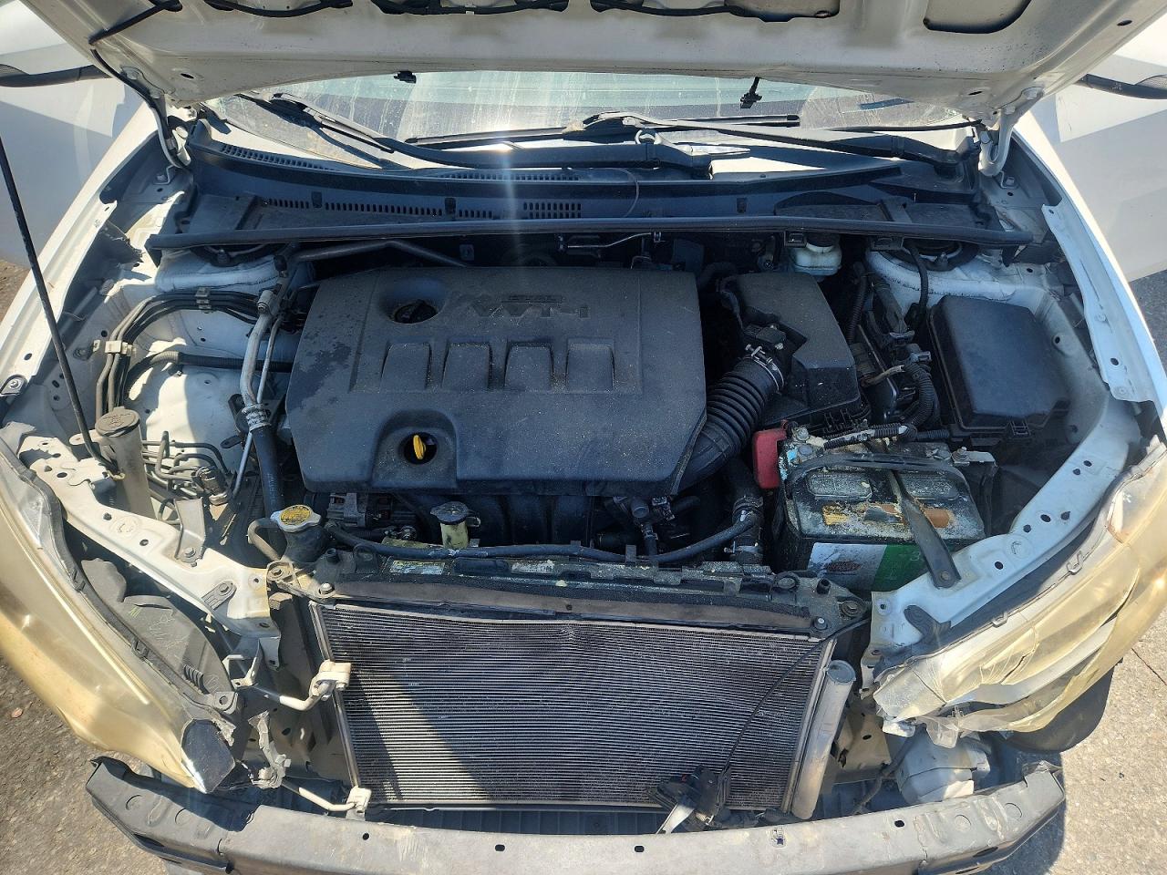 2014 Toyota Corolla S Plus Белый vin: 5YFBURHE6EP156249