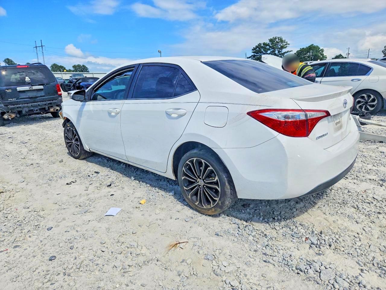 2014 Toyota Corolla S Plus White vin: 5YFBURHE6EP170474