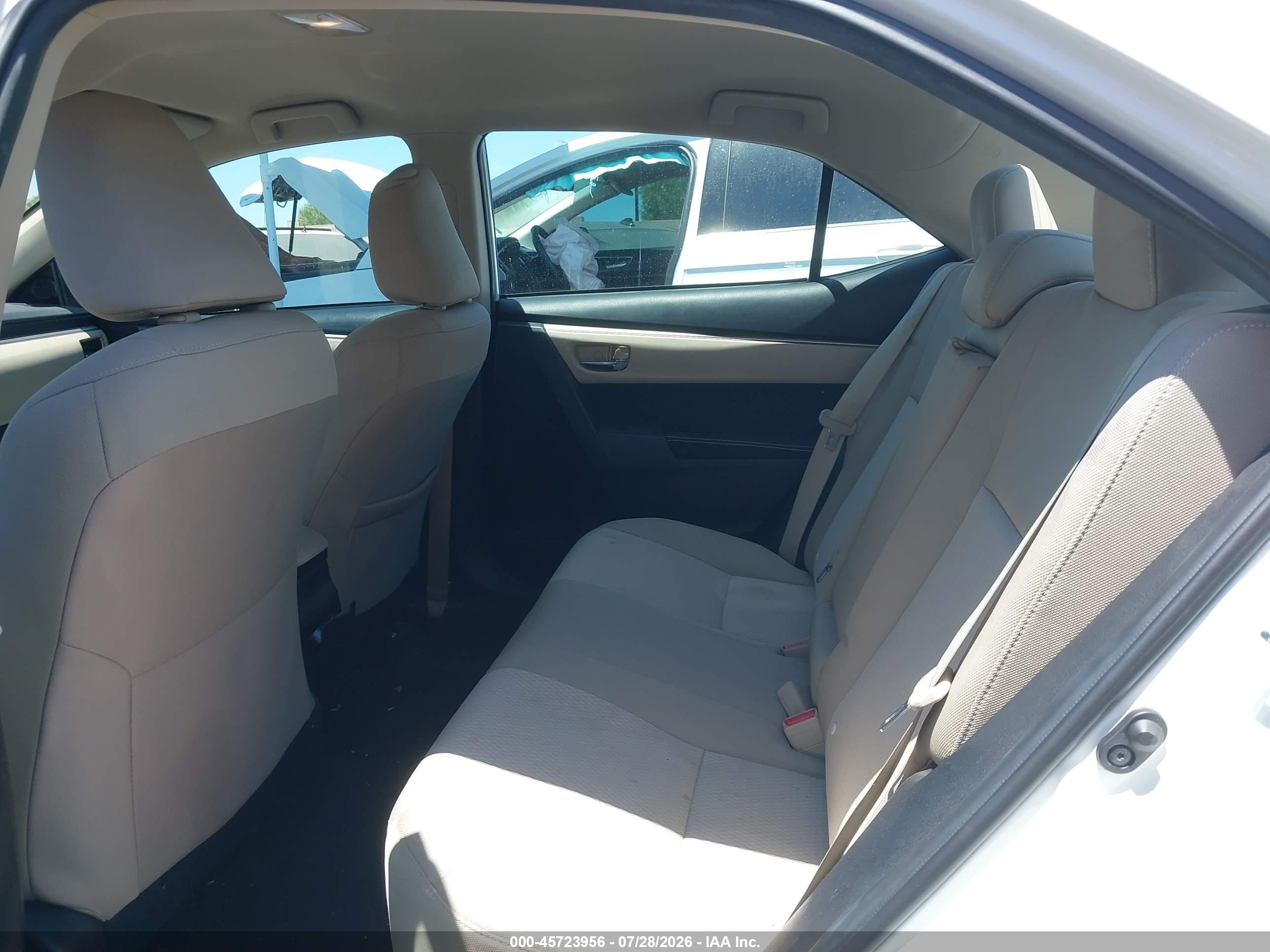 2015 Toyota Corolla Le Plus White vin: 5YFBURHE6FP180424