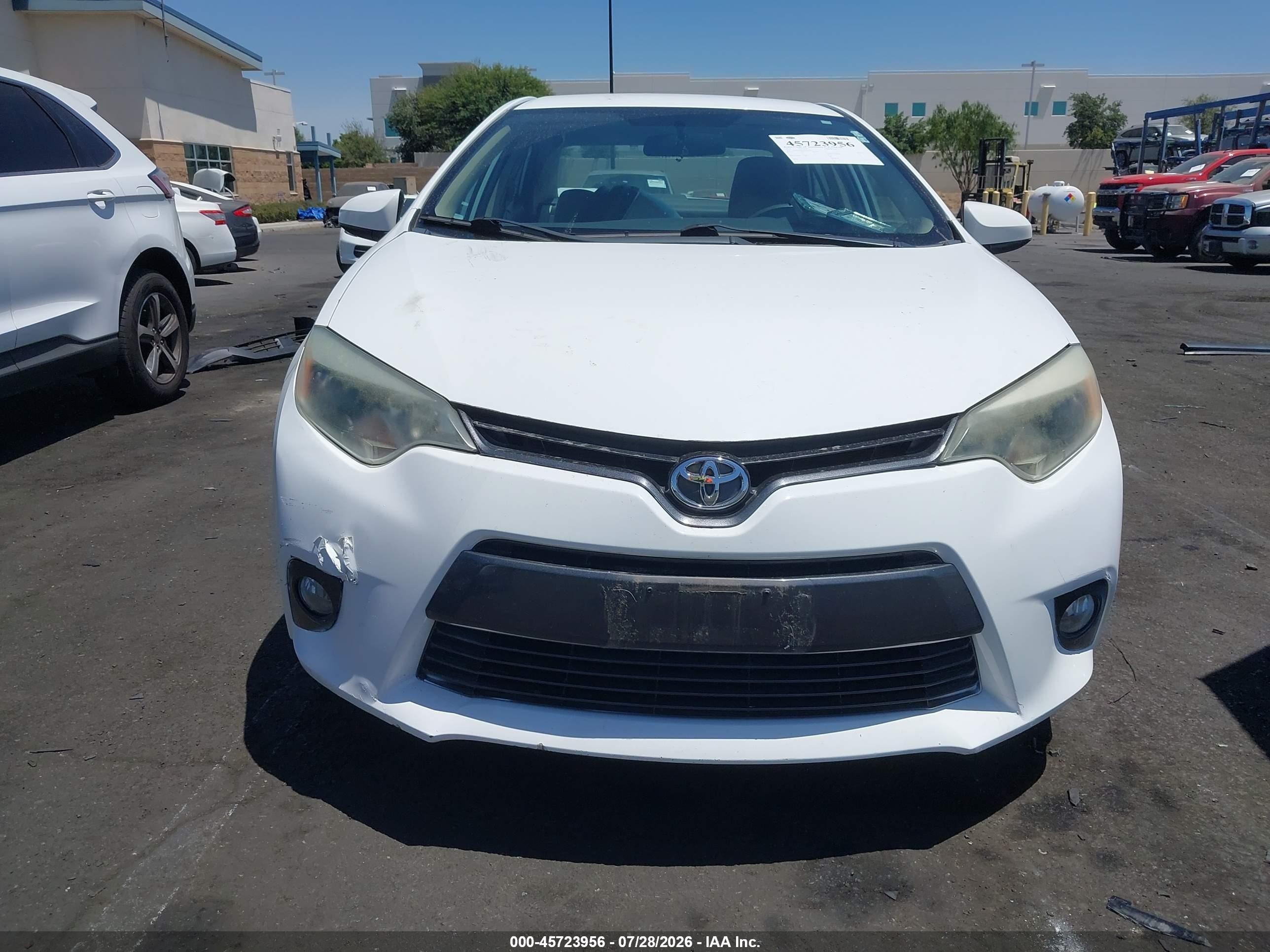 2015 Toyota Corolla Le Plus White vin: 5YFBURHE6FP180424