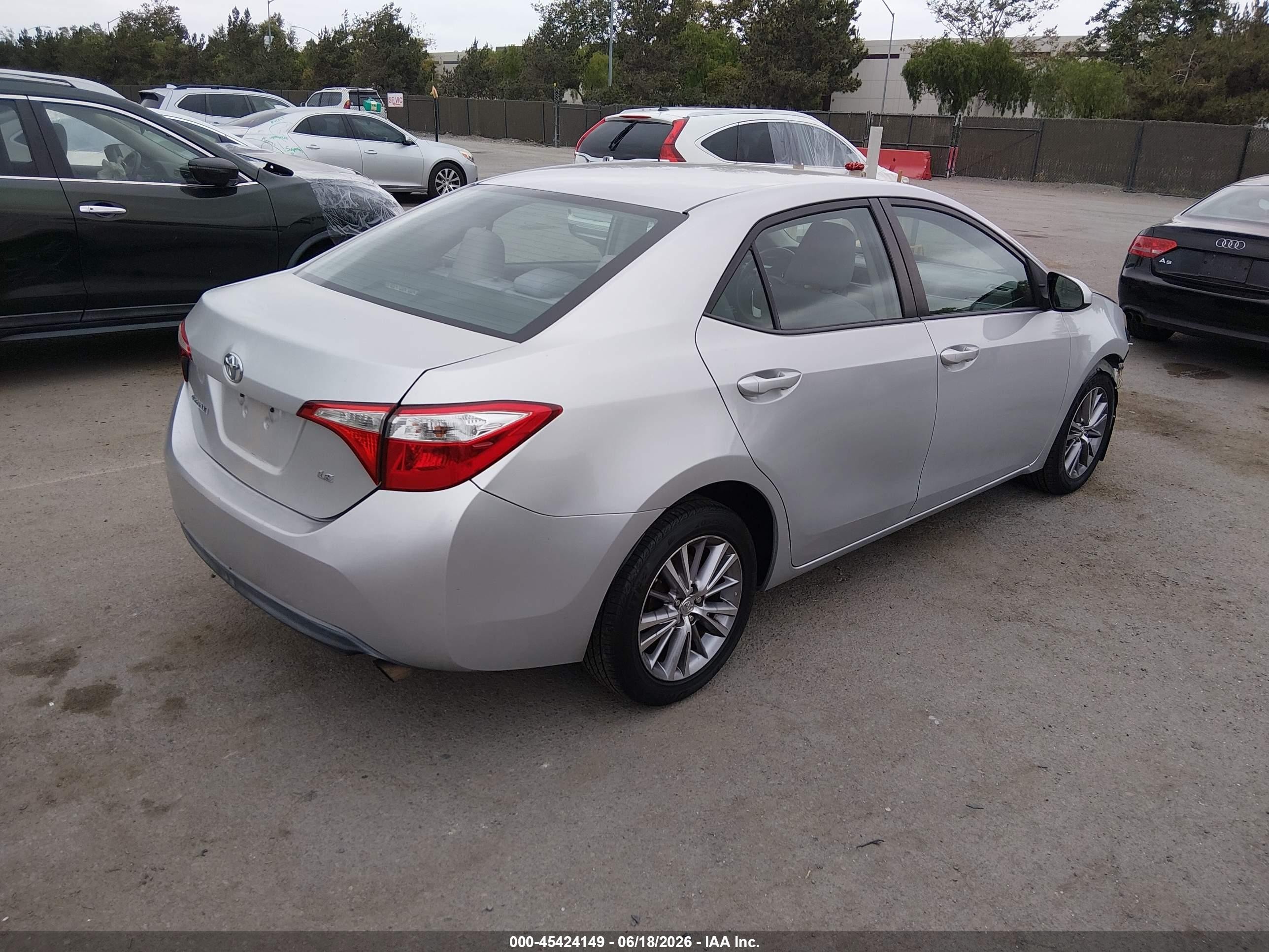 2015 Toyota Corolla Le Plus Silver vin: 5YFBURHE6FP181265