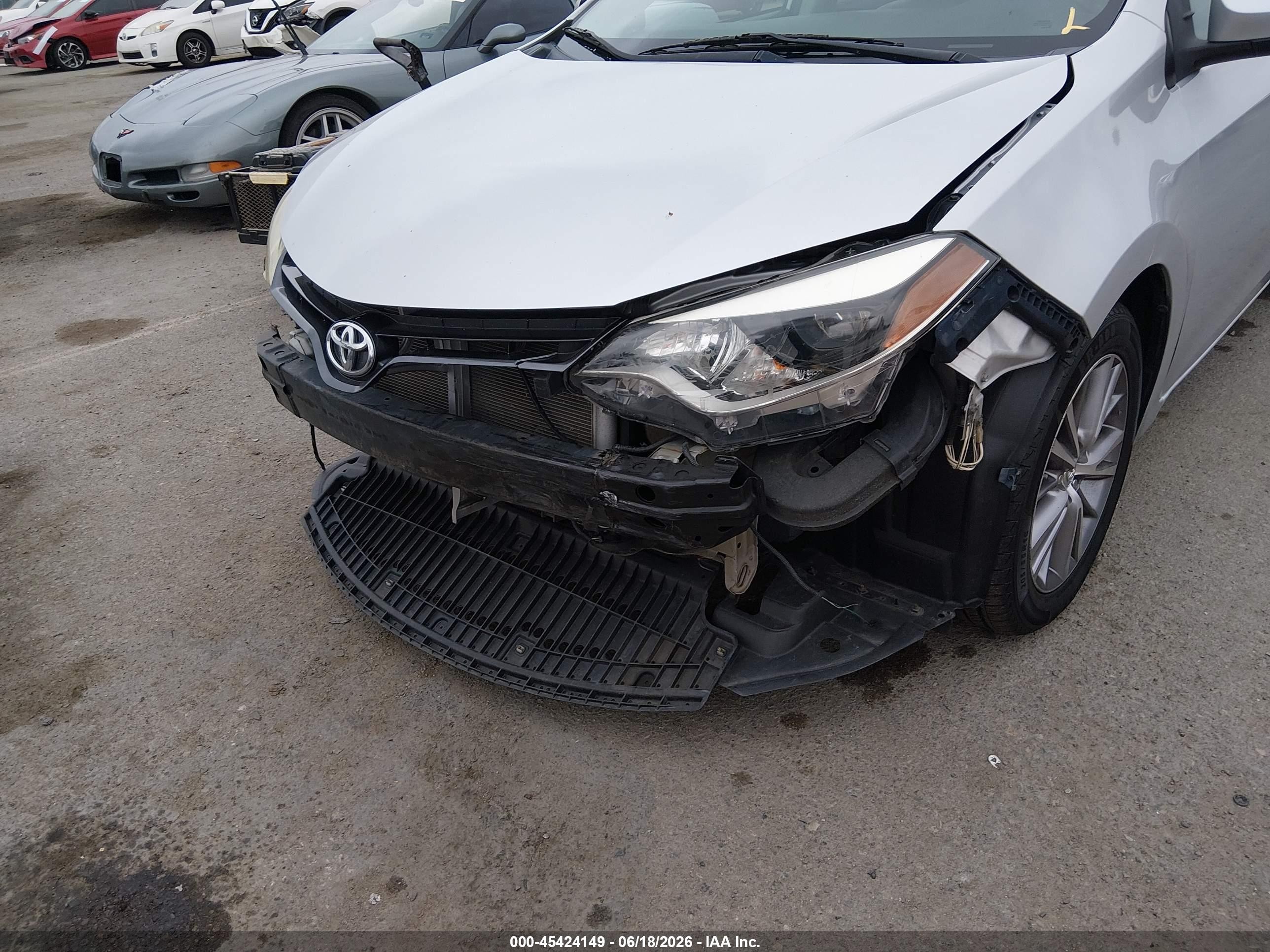 2015 Toyota Corolla Le Plus Silver vin: 5YFBURHE6FP181265