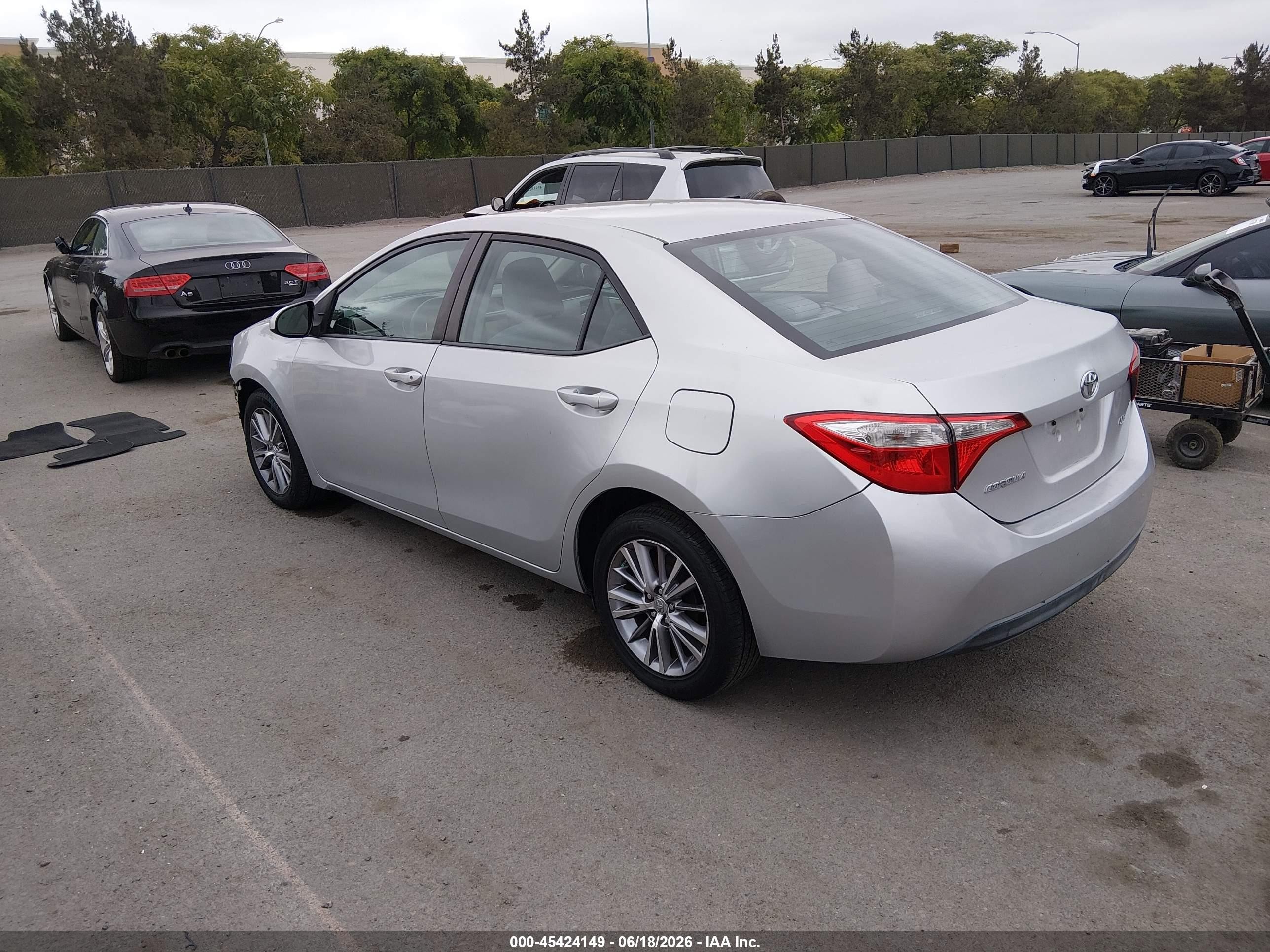 2015 Toyota Corolla Le Plus Silver vin: 5YFBURHE6FP181265