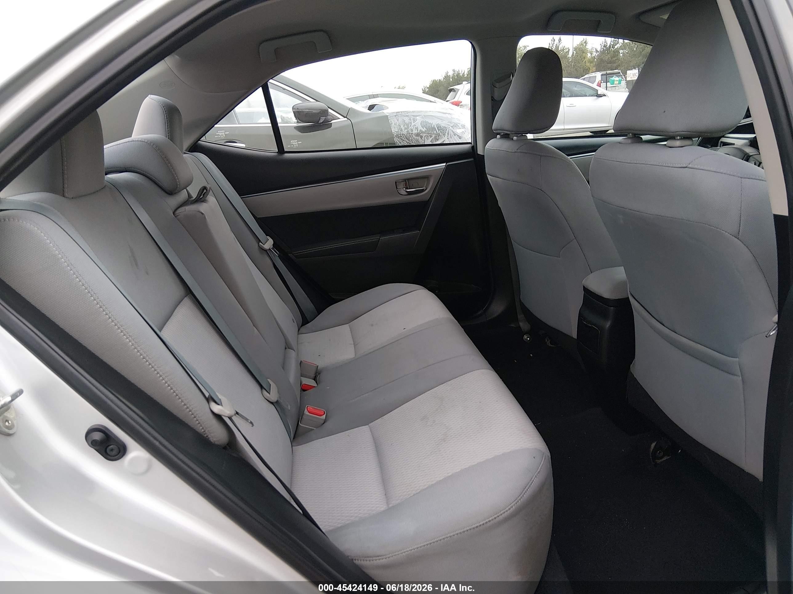 2015 Toyota Corolla Le Plus Silver vin: 5YFBURHE6FP181265