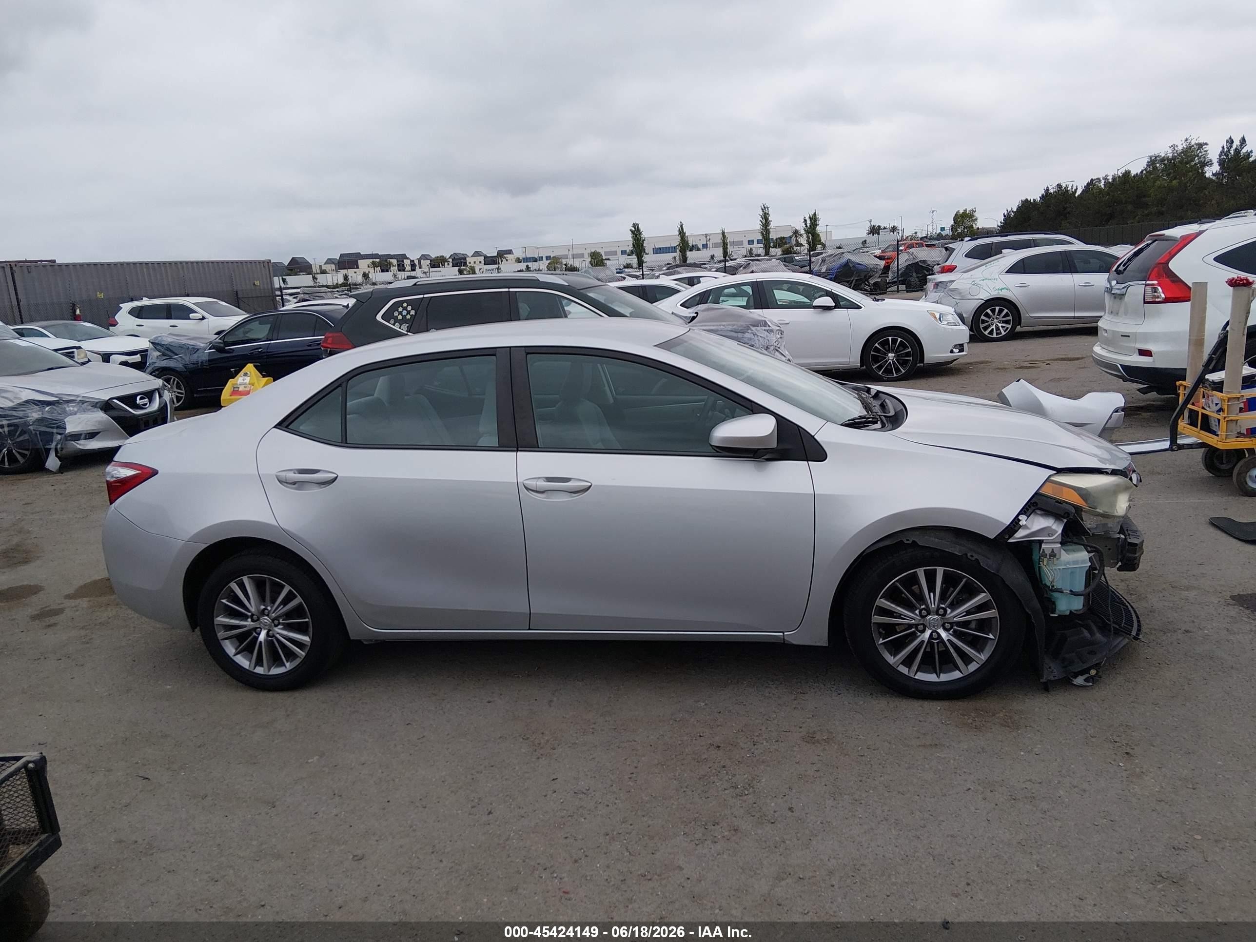2015 Toyota Corolla Le Plus Silver vin: 5YFBURHE6FP181265